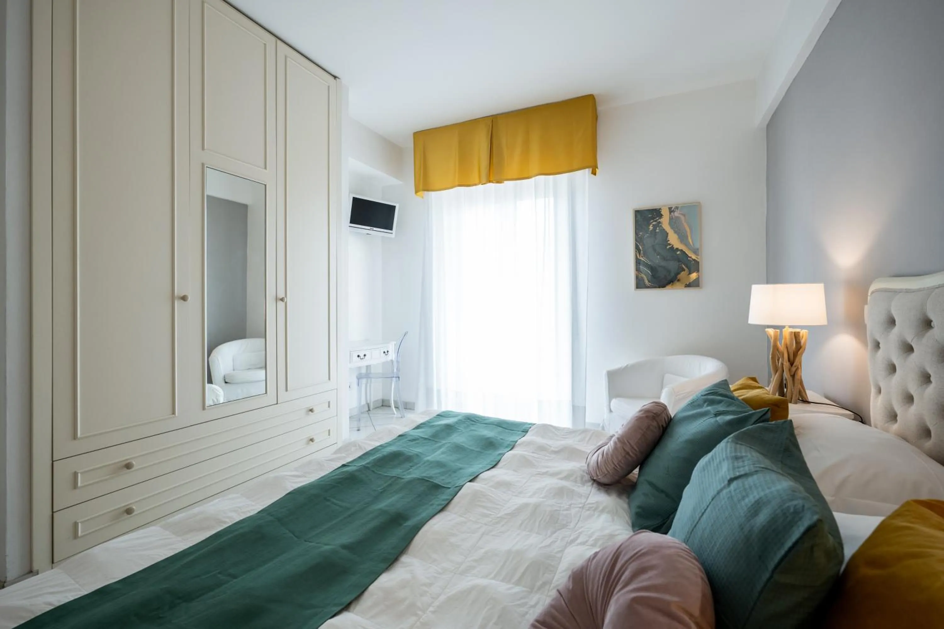 Bed in Hotel Continental