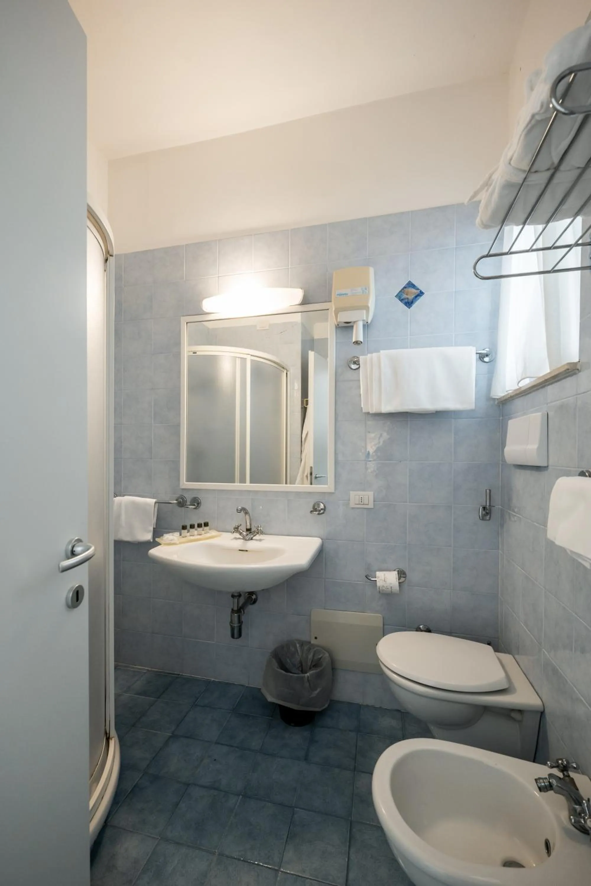 Shower in Hotel Continental