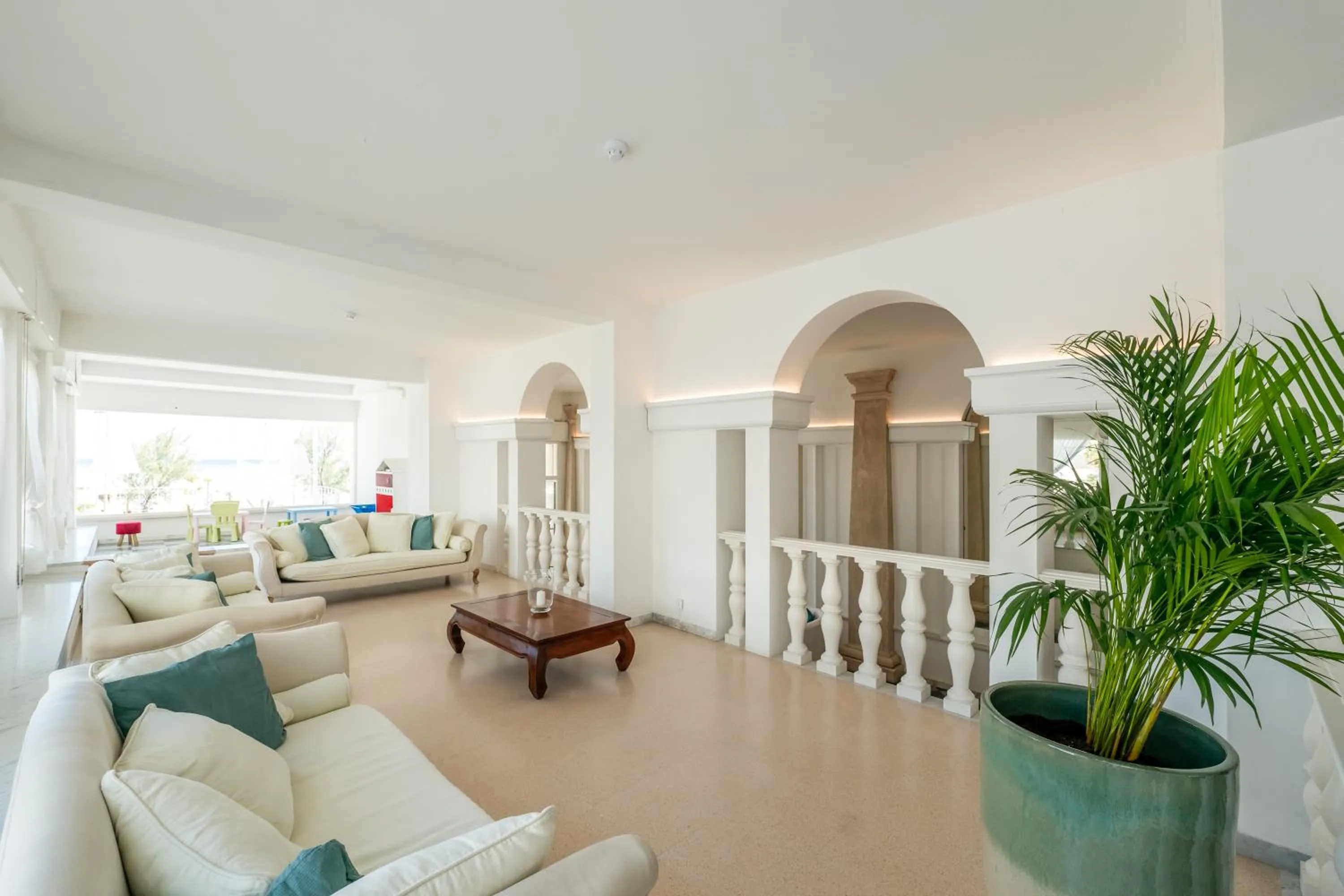 Communal lounge/ TV room in Hotel Continental