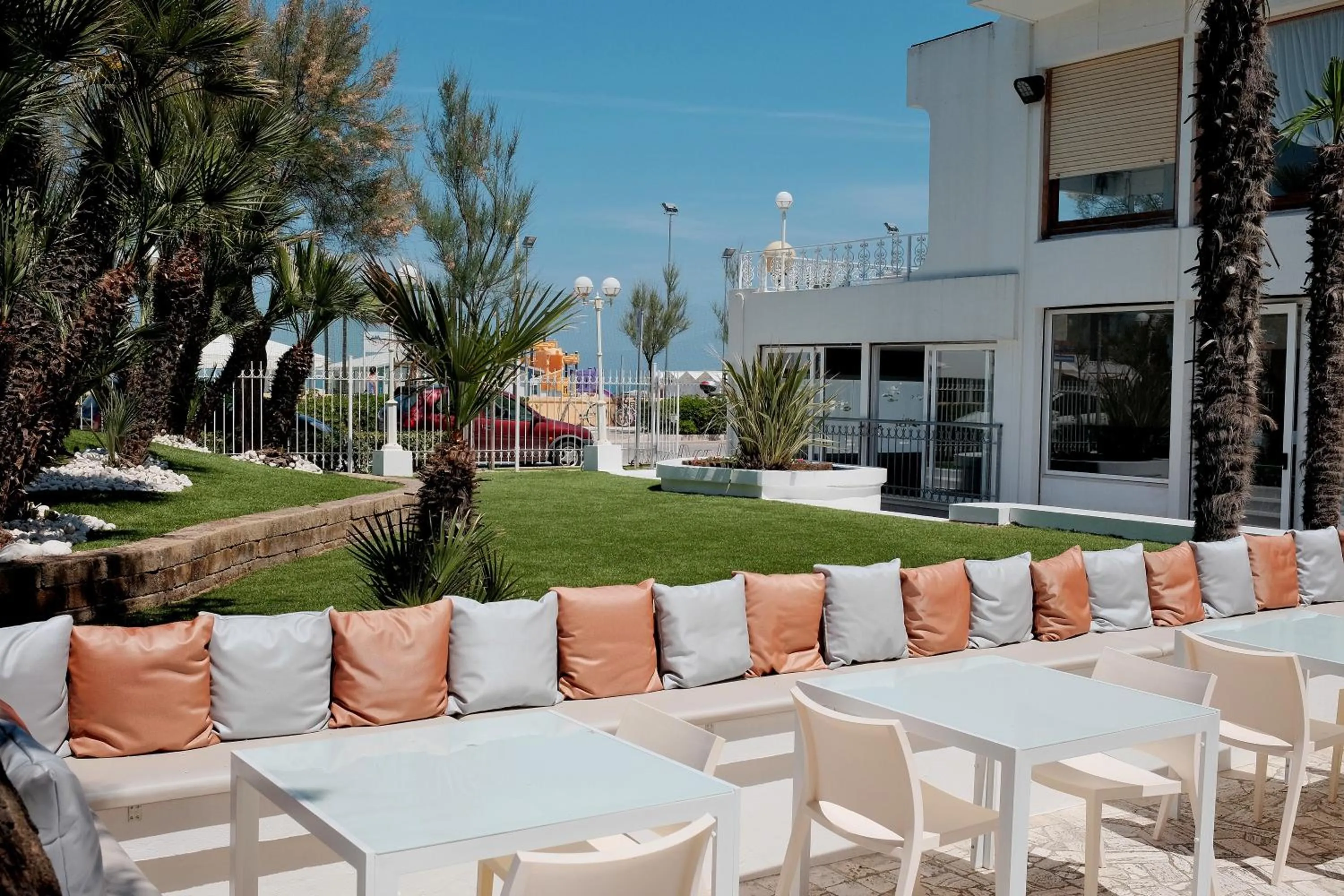 Day in Hotel Continental