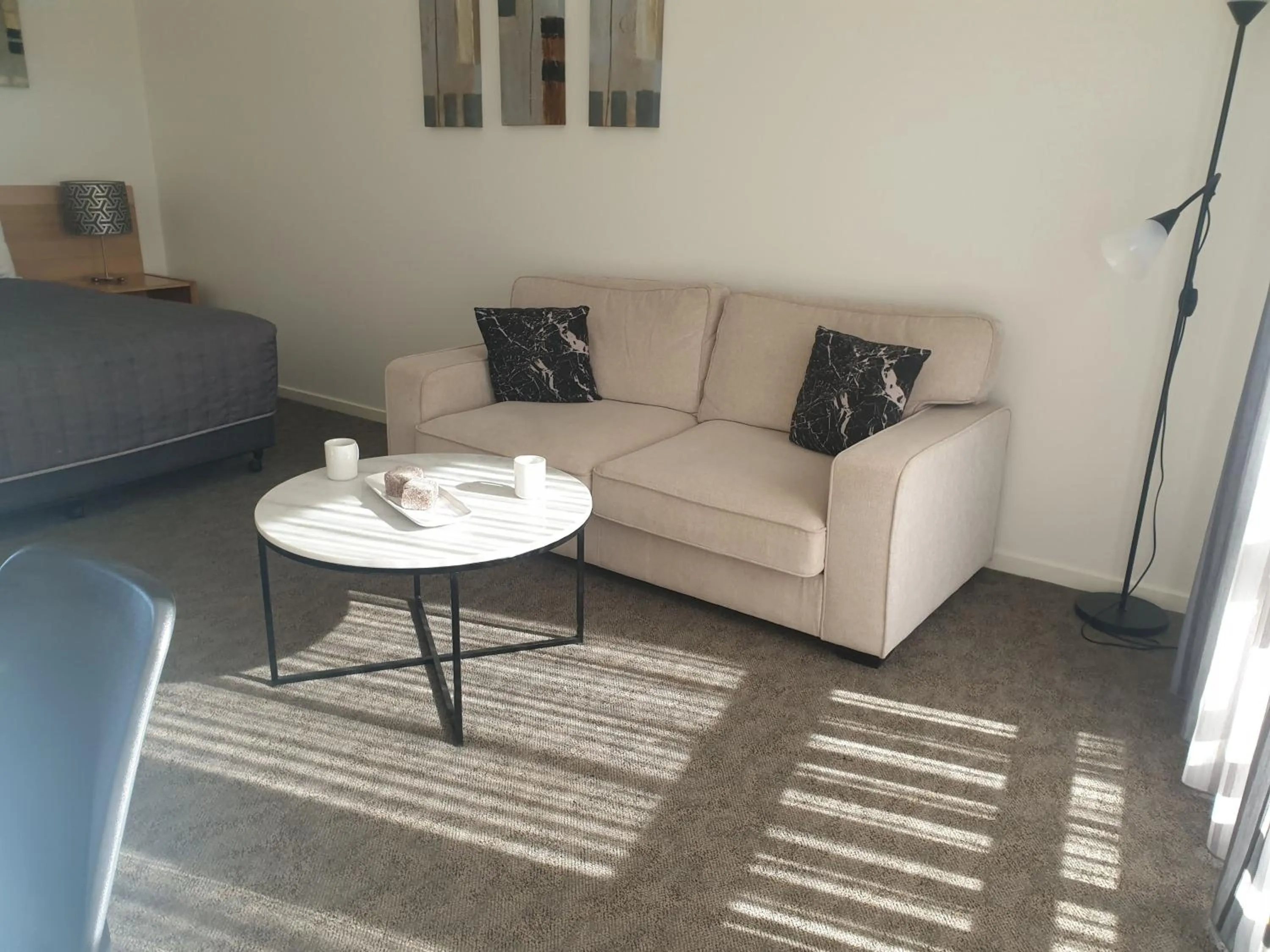 Living room in Metung Waters Motel and Apartments