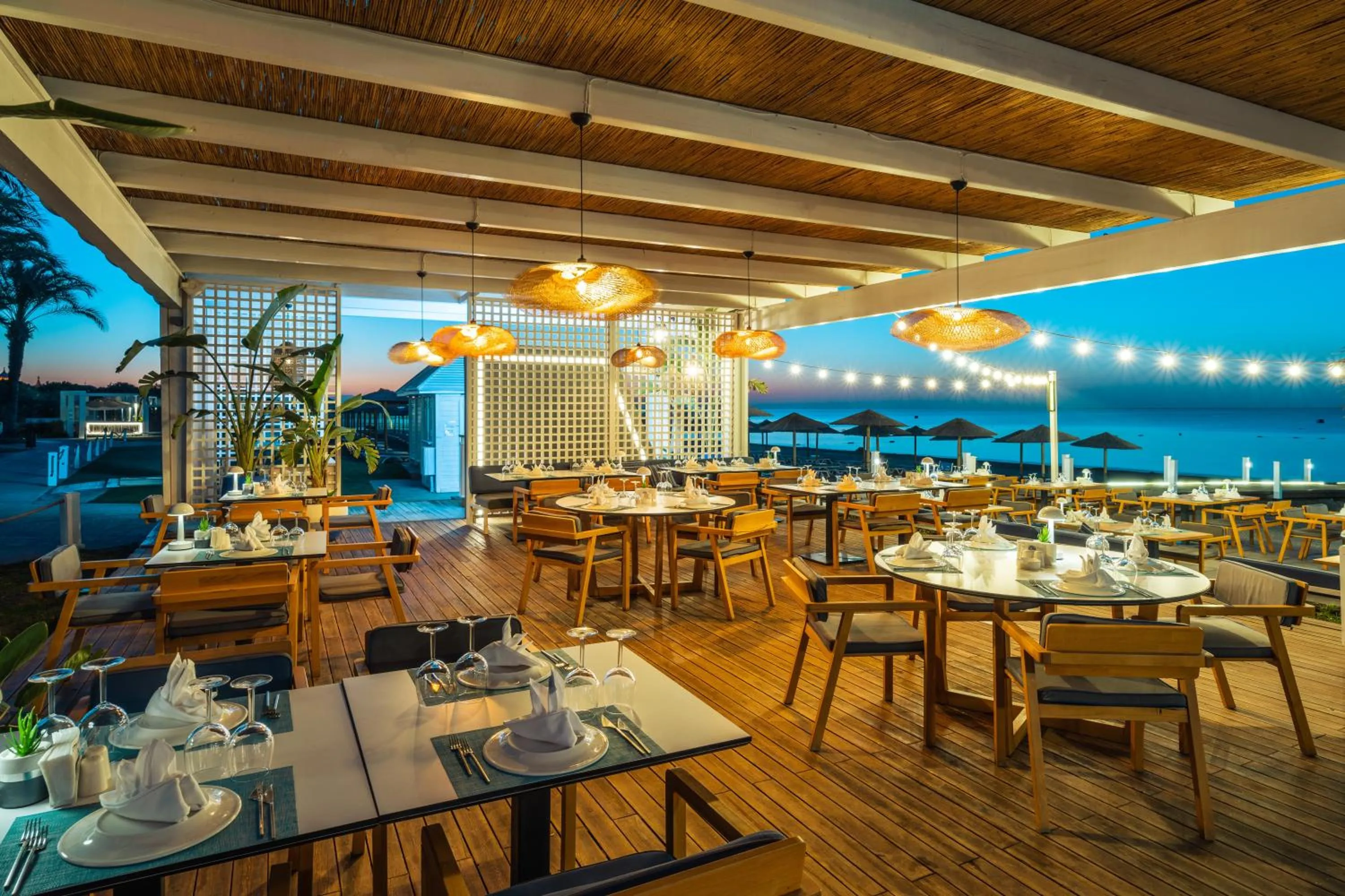 Restaurant/places to eat in IC Hotels Green Palace - Kids Concept