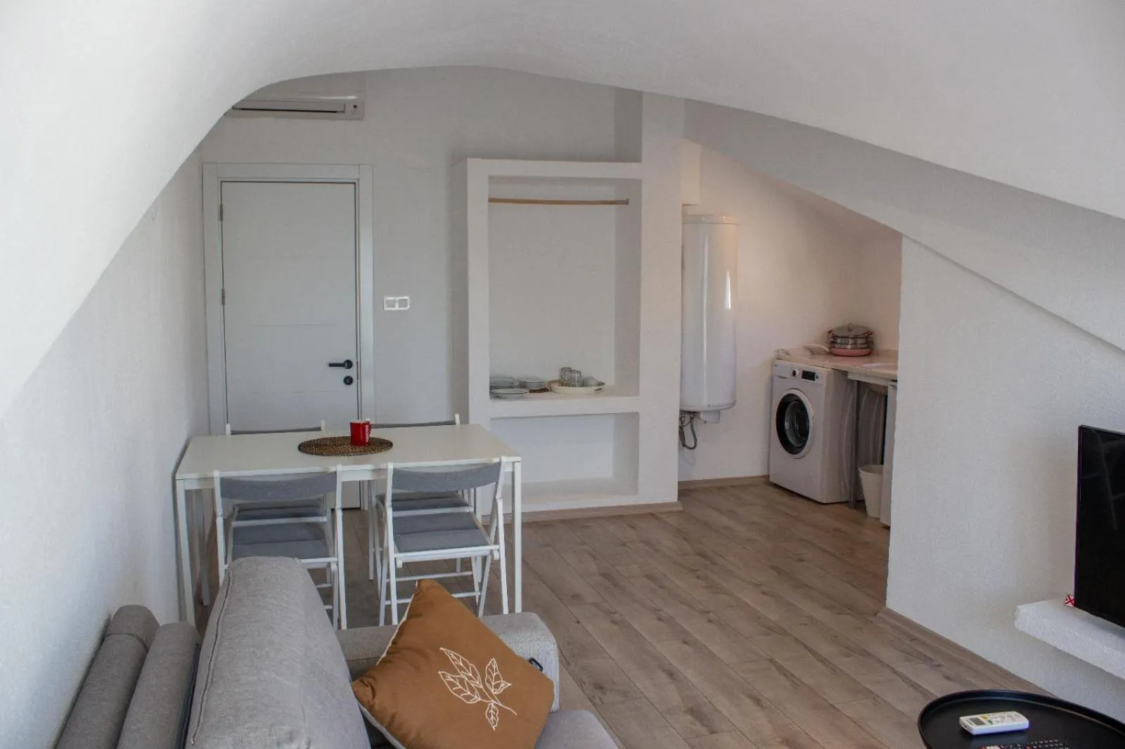 Kitchen or kitchenette in Aloha Suites