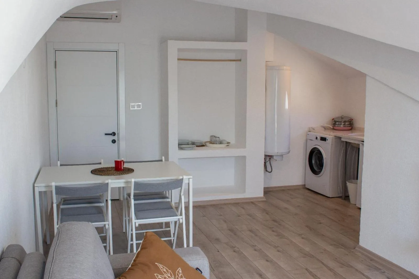 Kitchen or kitchenette in Aloha Suites