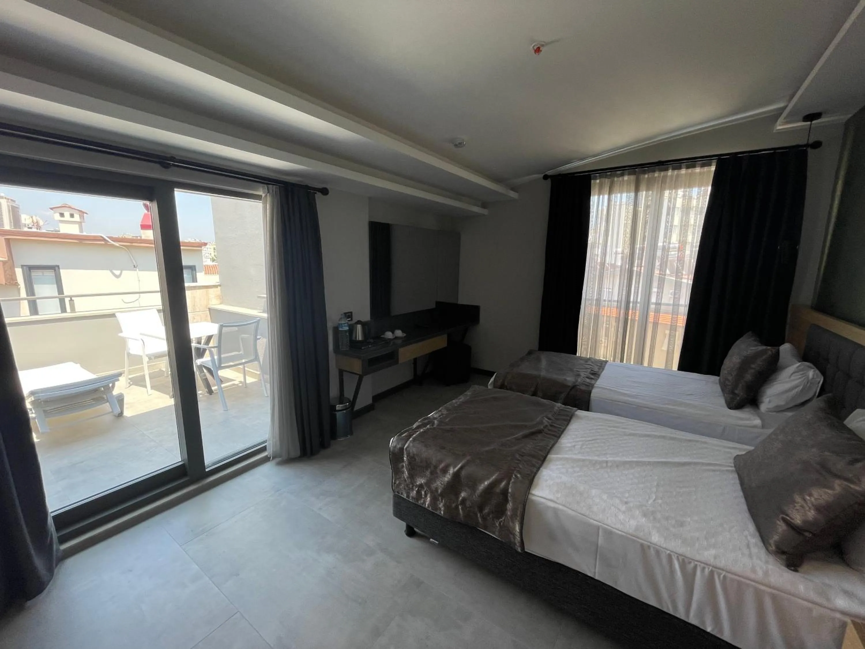 Balcony/Terrace, Bed in Peramis Hotel & Spa