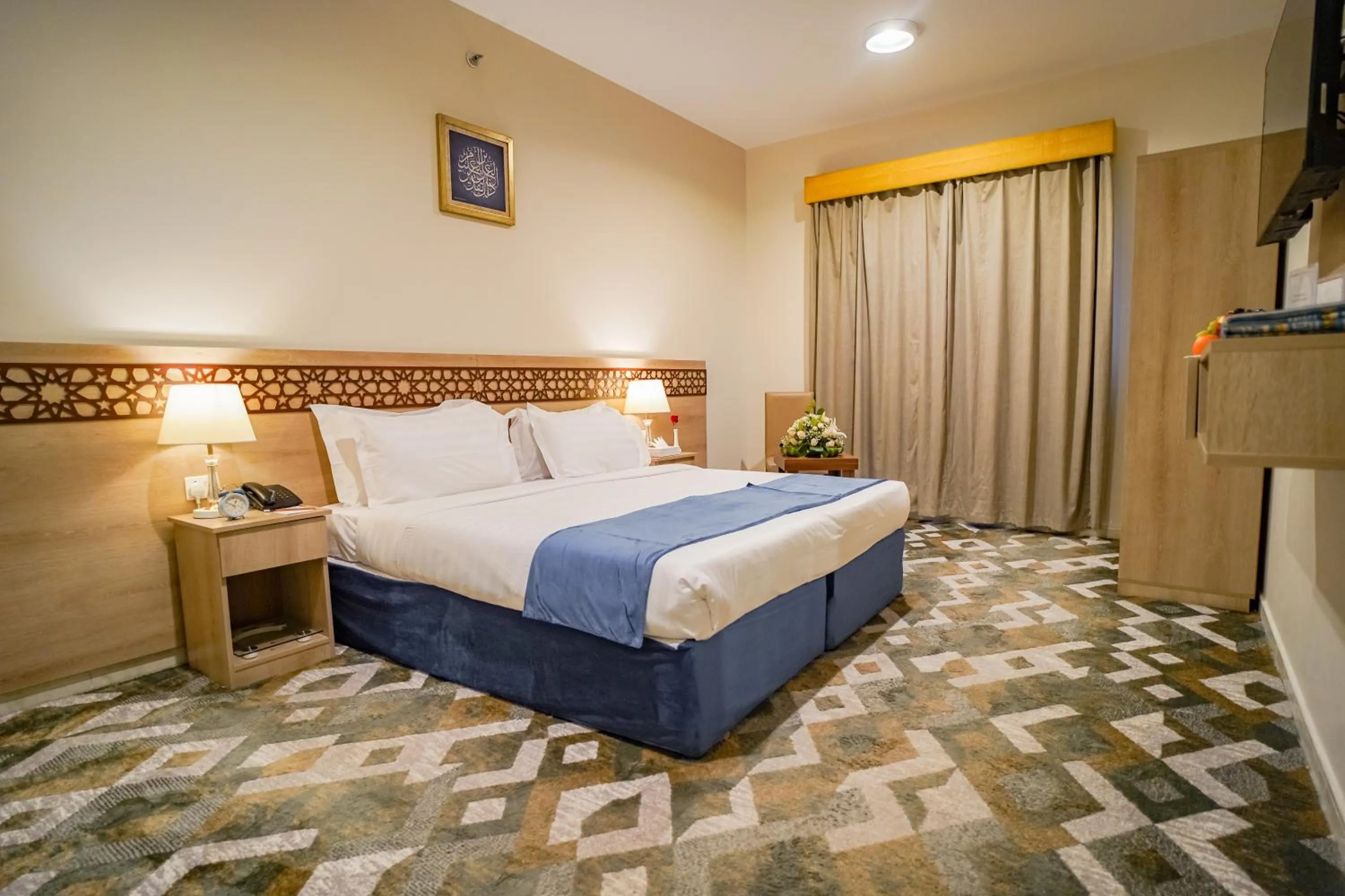 Bed in Osturat Emaar Hotel