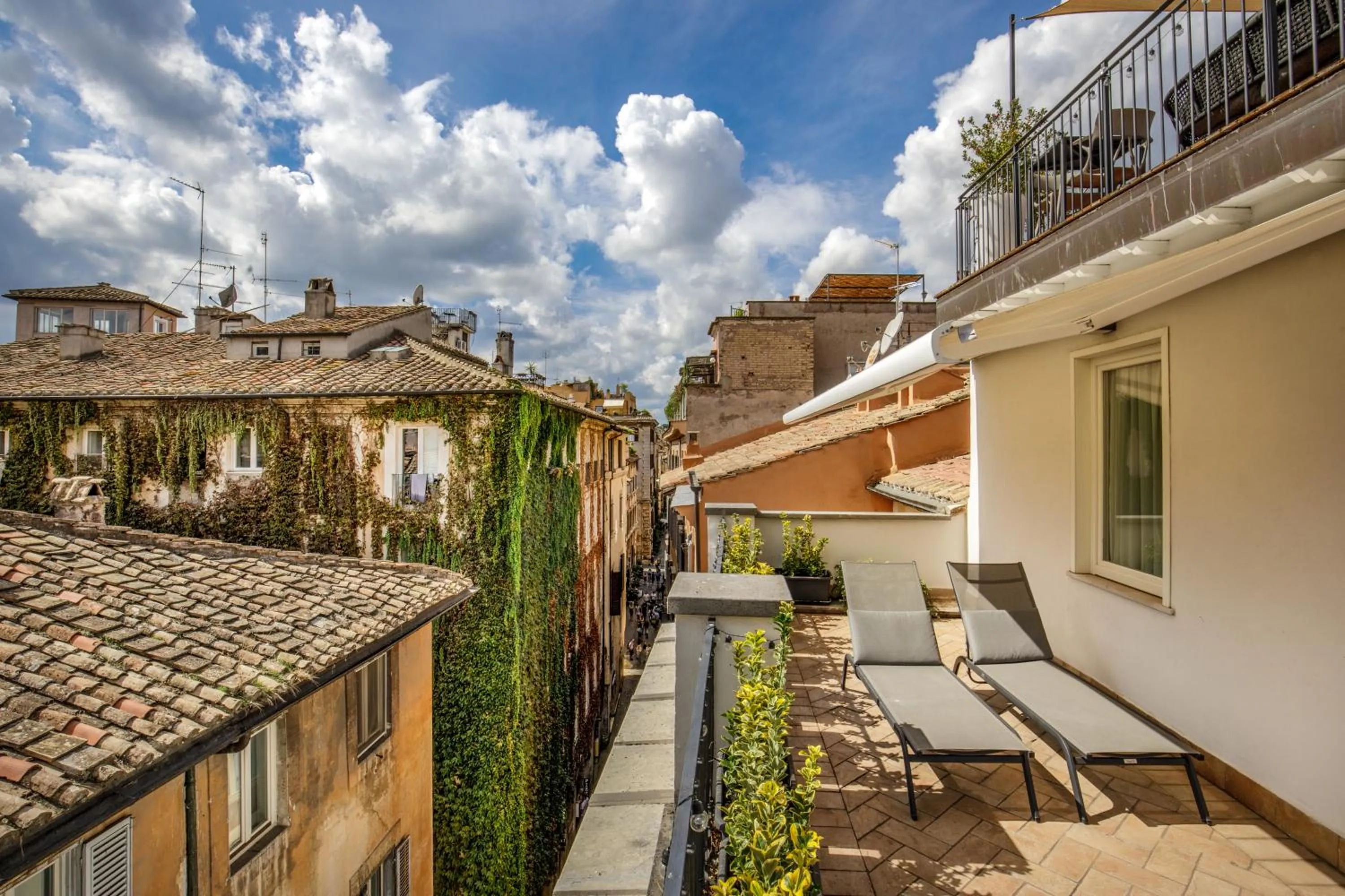 Balcony/Terrace in Coronari Palace