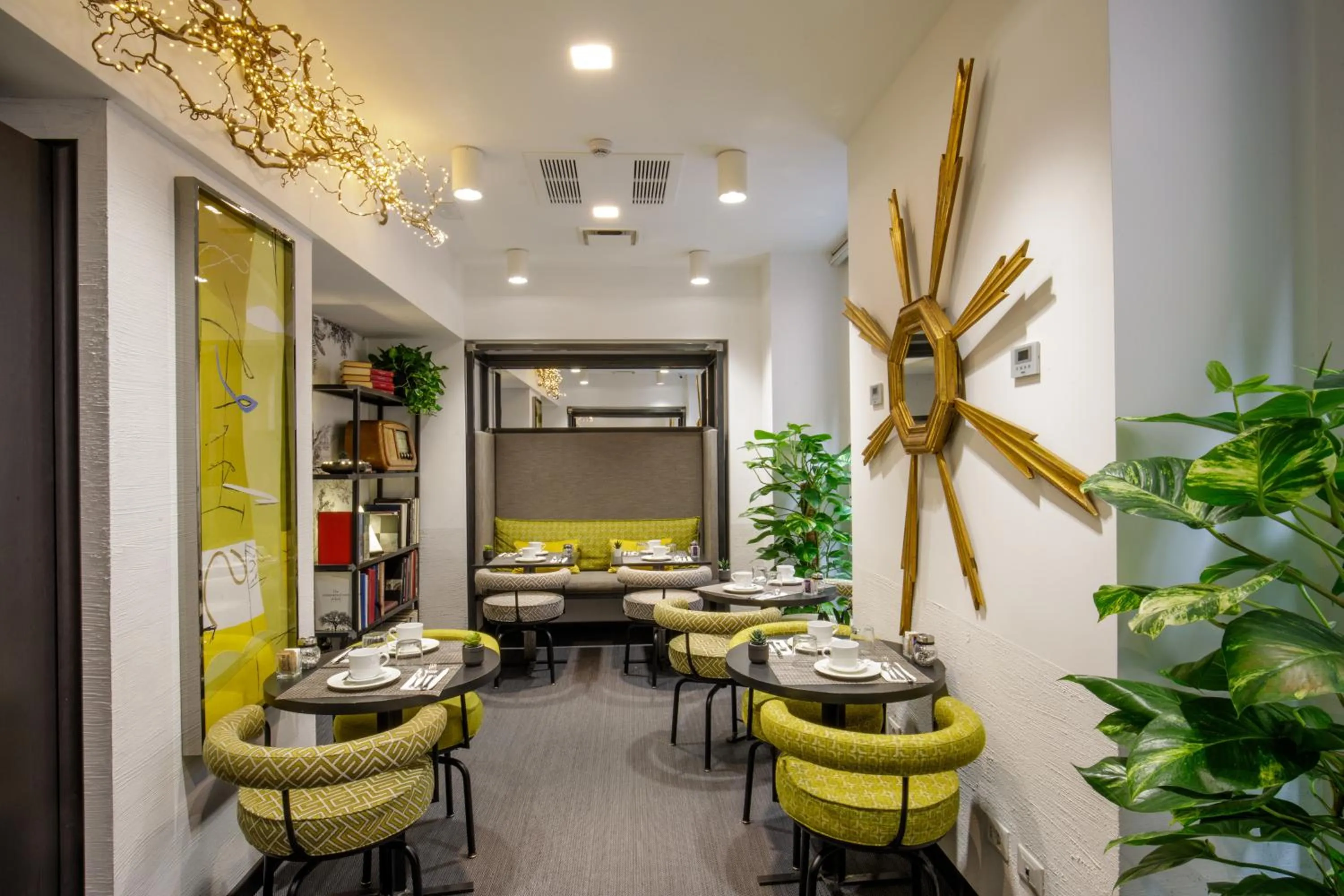 Breakfast in Coronari Palace