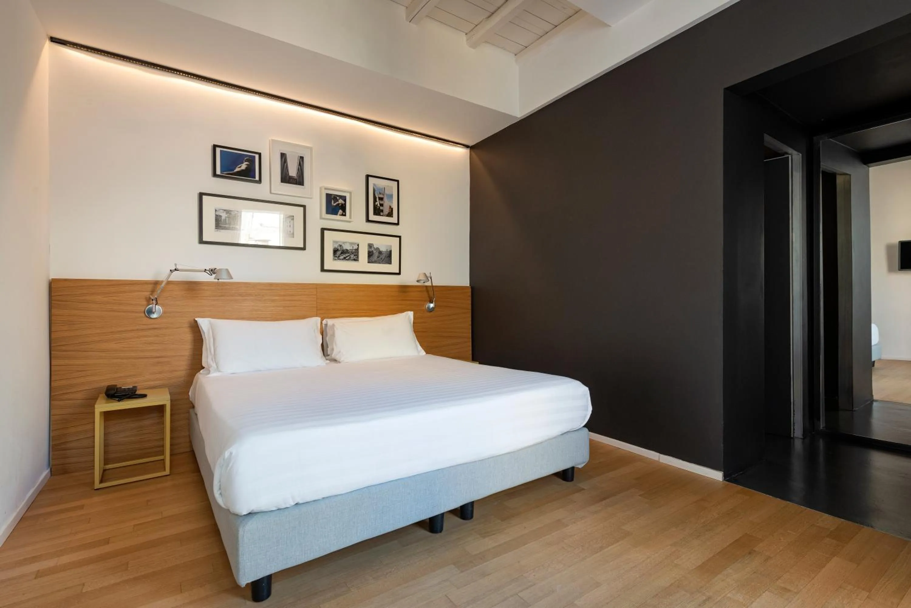 Bed in Coronari Palace