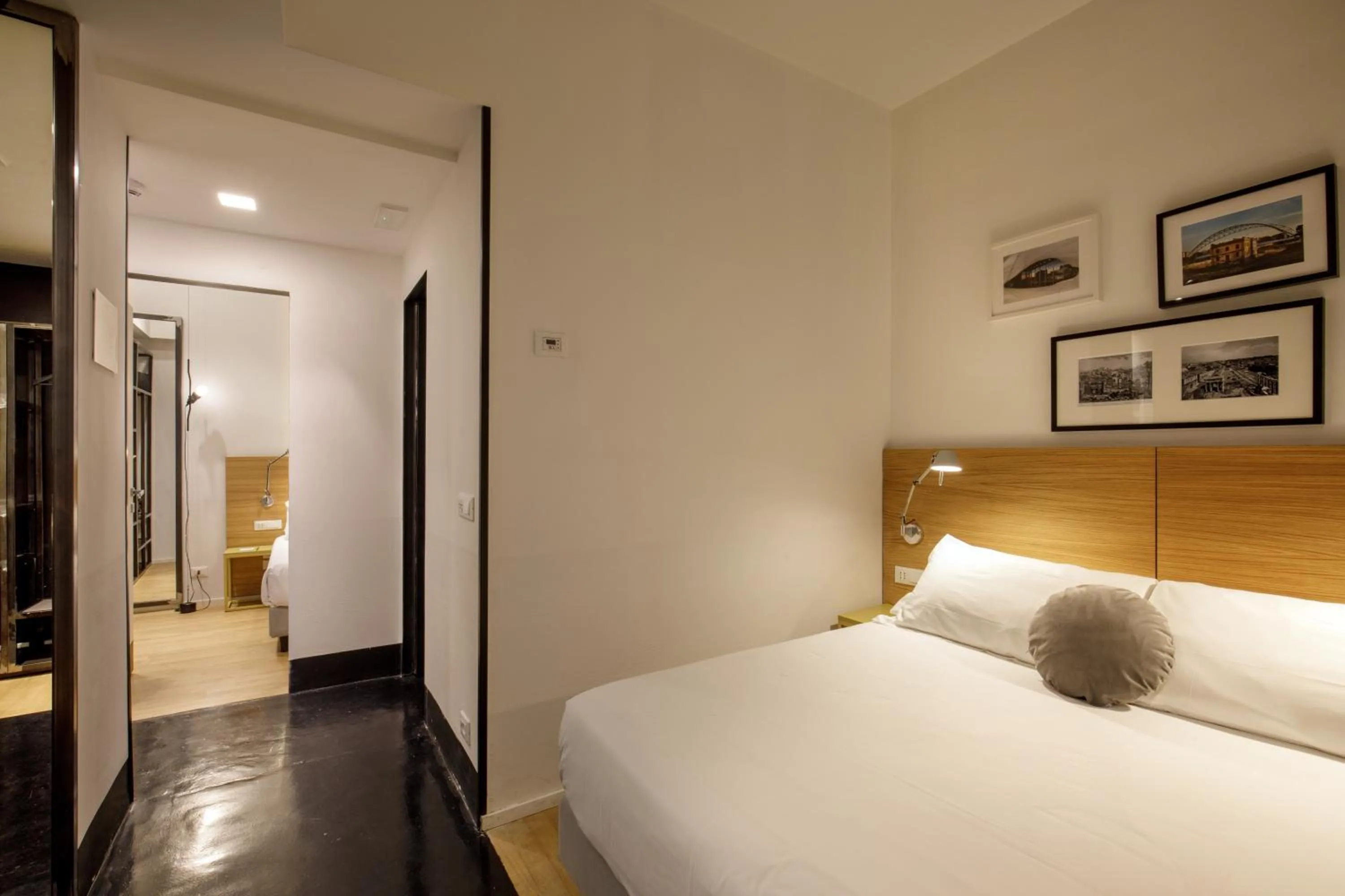 Bedroom, Bed in Coronari Palace