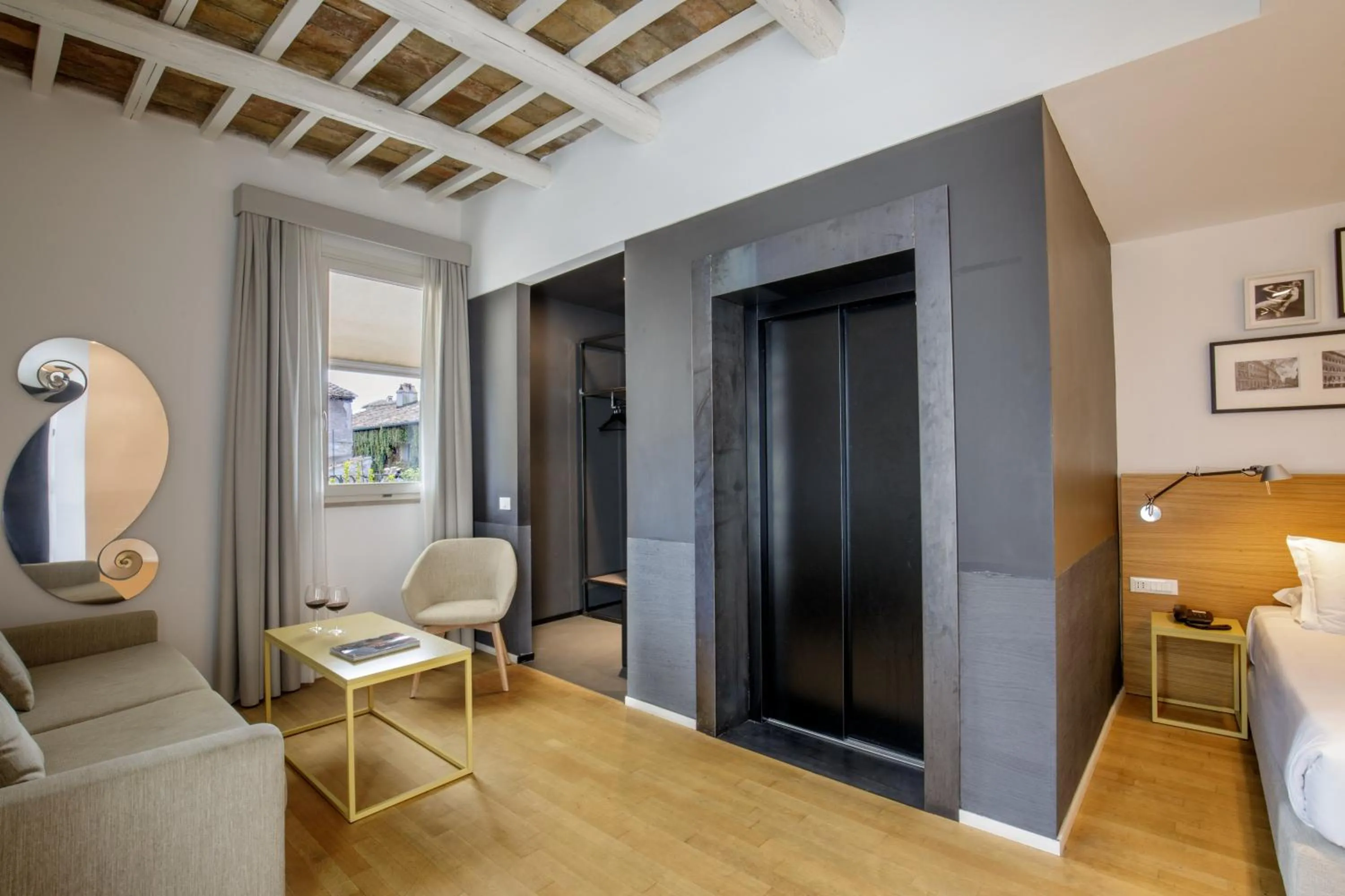 Bedroom in Coronari Palace