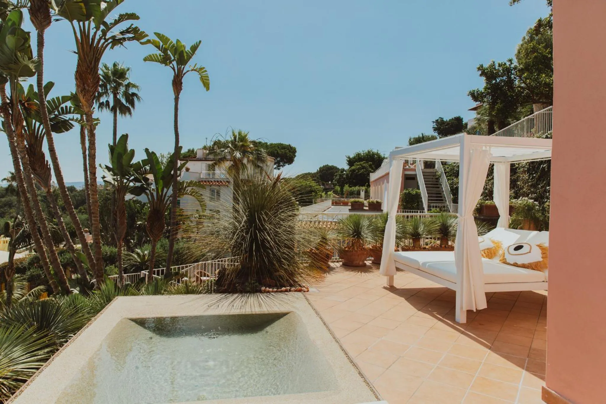 Hot Tub in Hotel Continental Mare