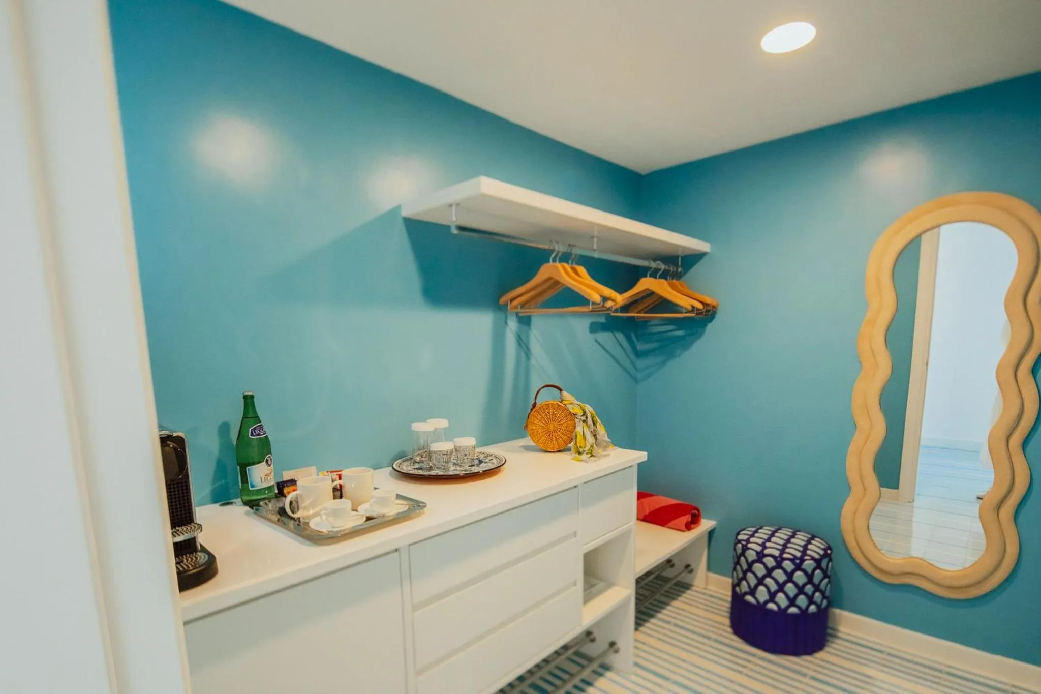 wardrobe in Hotel Continental Mare