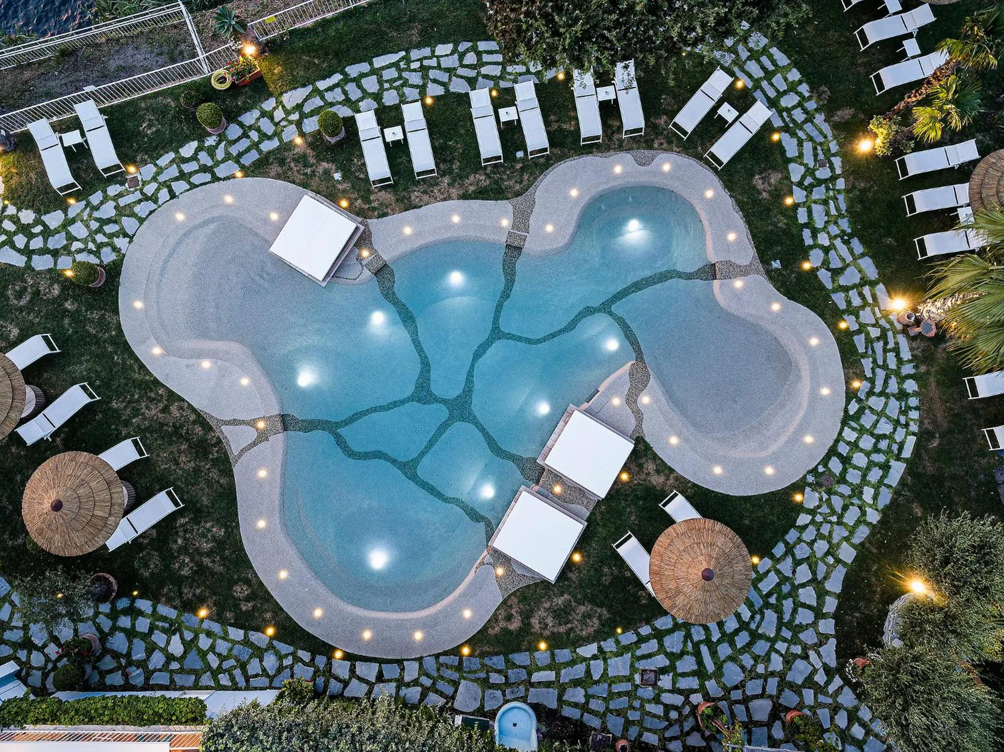 Swimming pool in Hotel Continental Mare