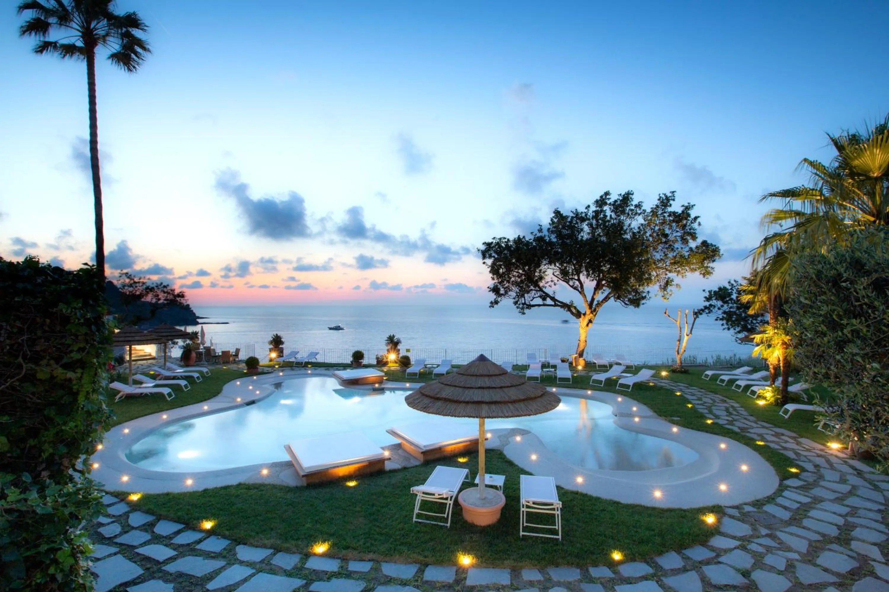 Swimming pool in Hotel Continental Mare