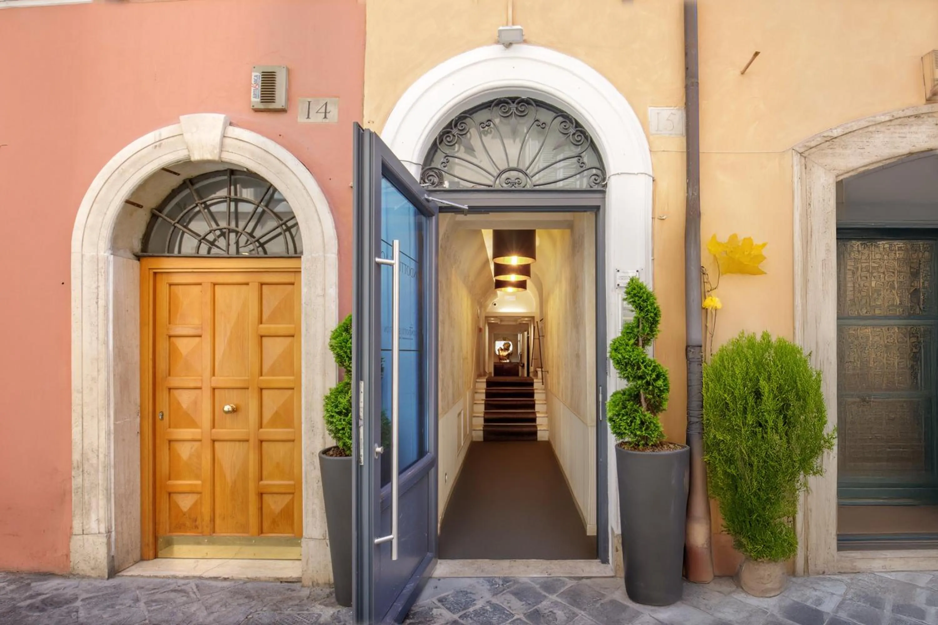 Property building in Condotti Palace