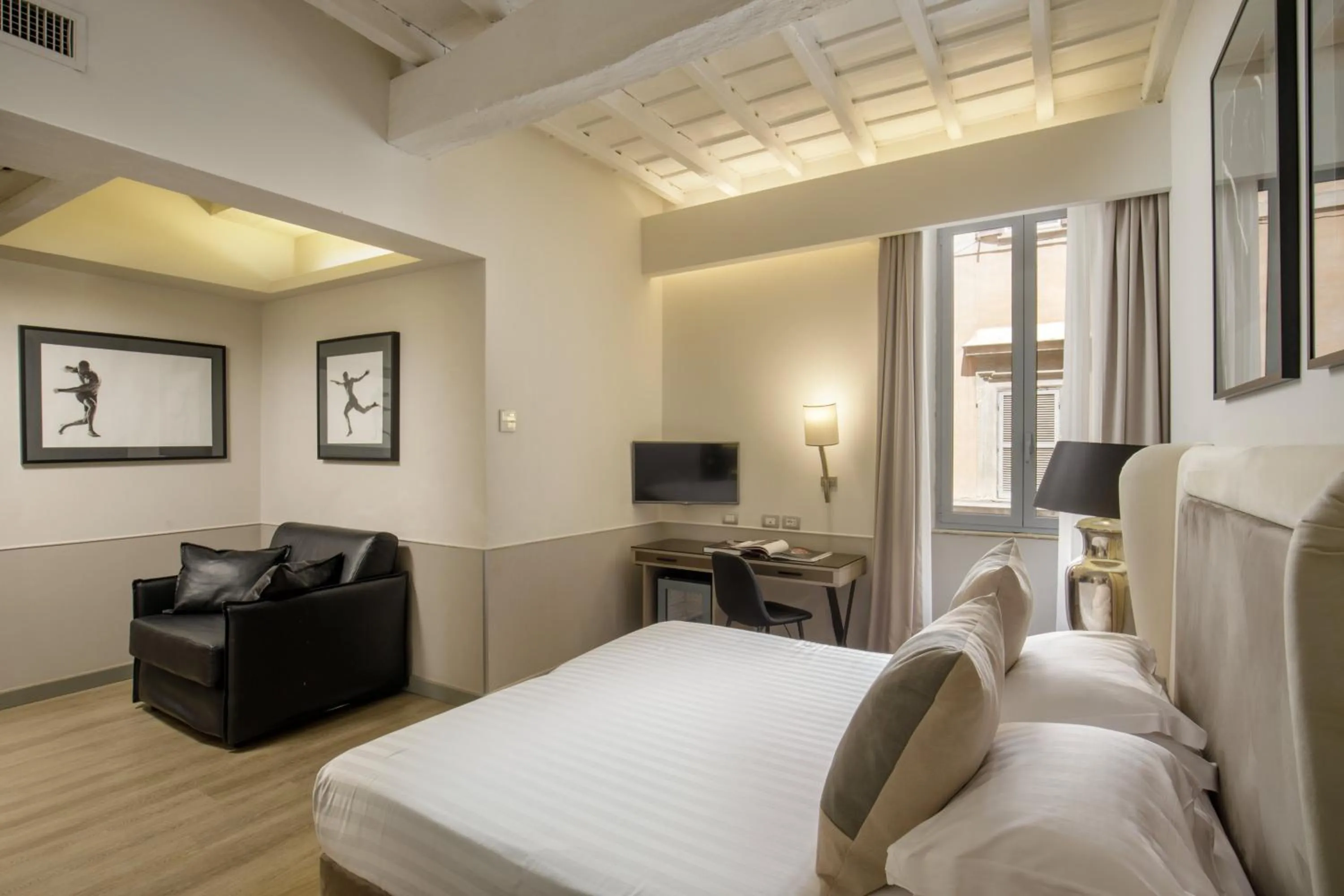 Bedroom in Condotti Palace