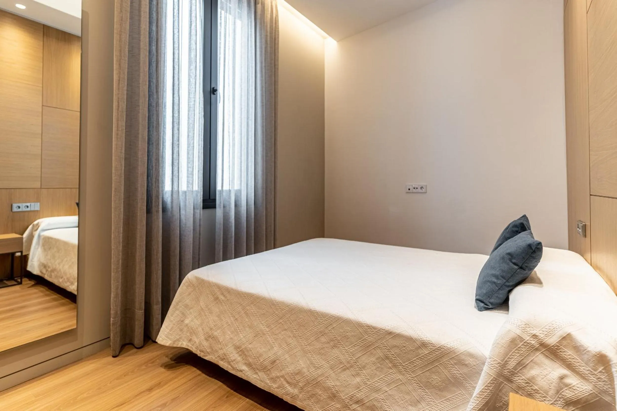 Bed in Tendillas Plaza