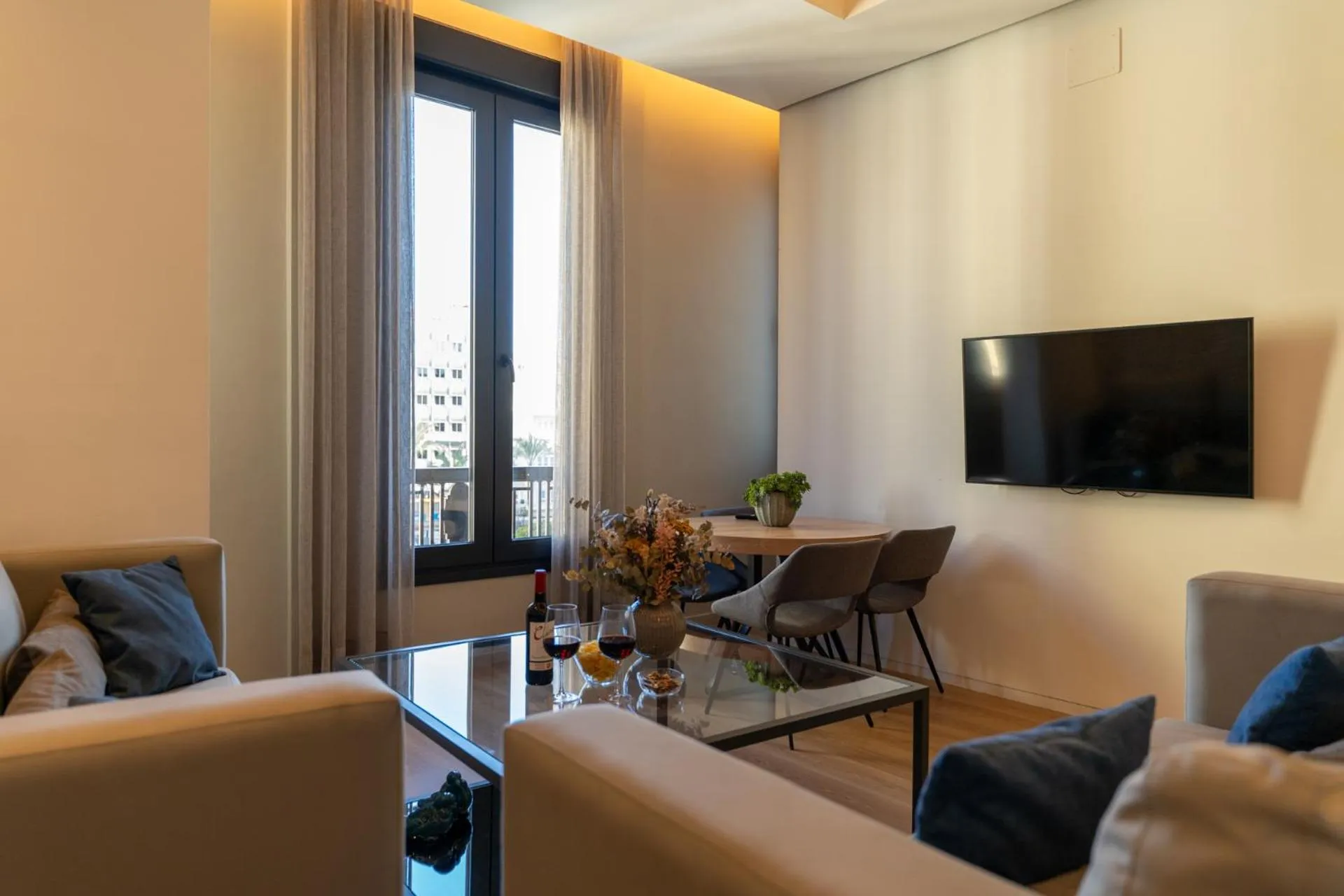 Communal lounge/ TV room in Tendillas Plaza