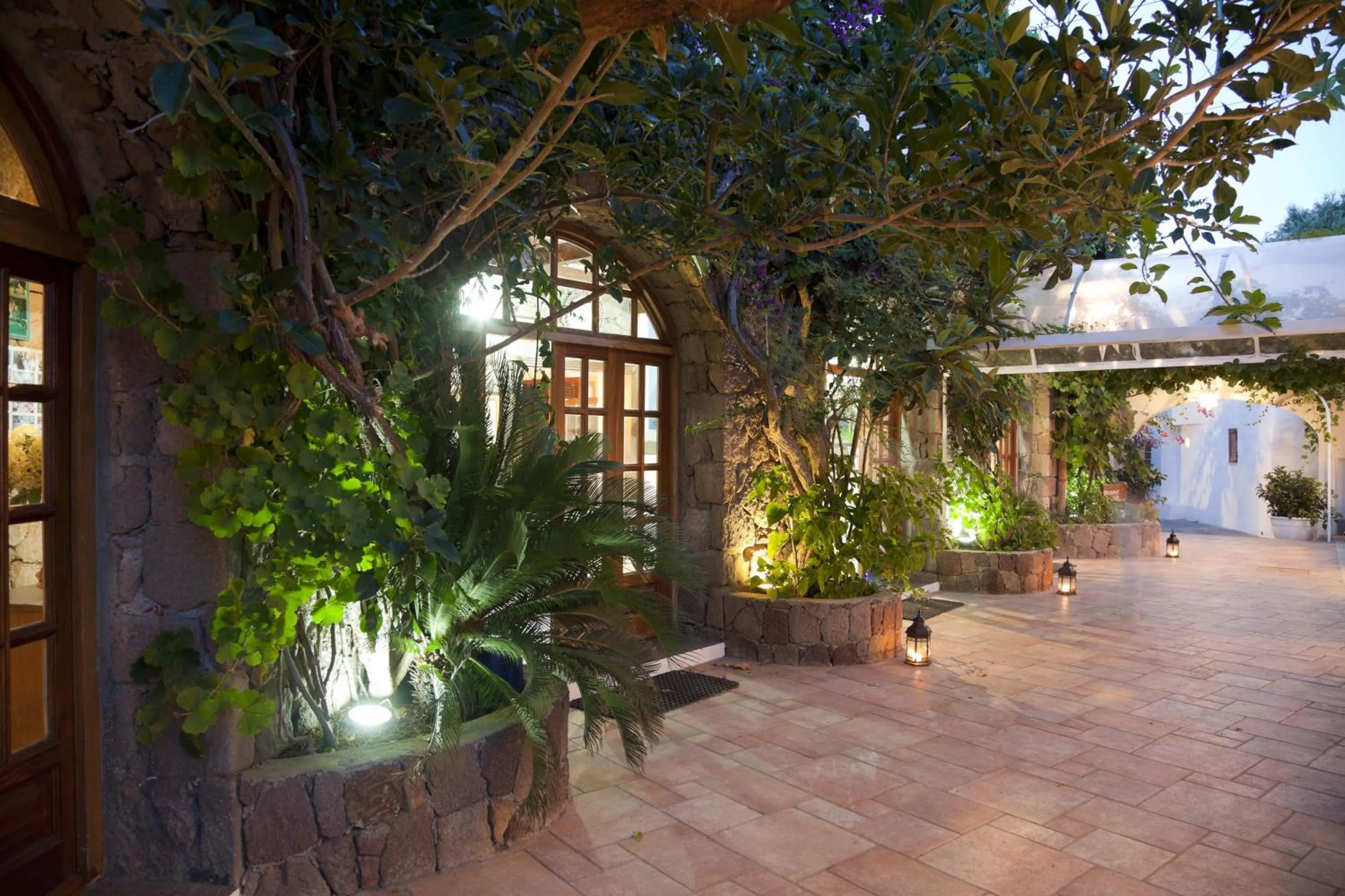 Facade/entrance in La Piazza Luxury Hotel & Spa