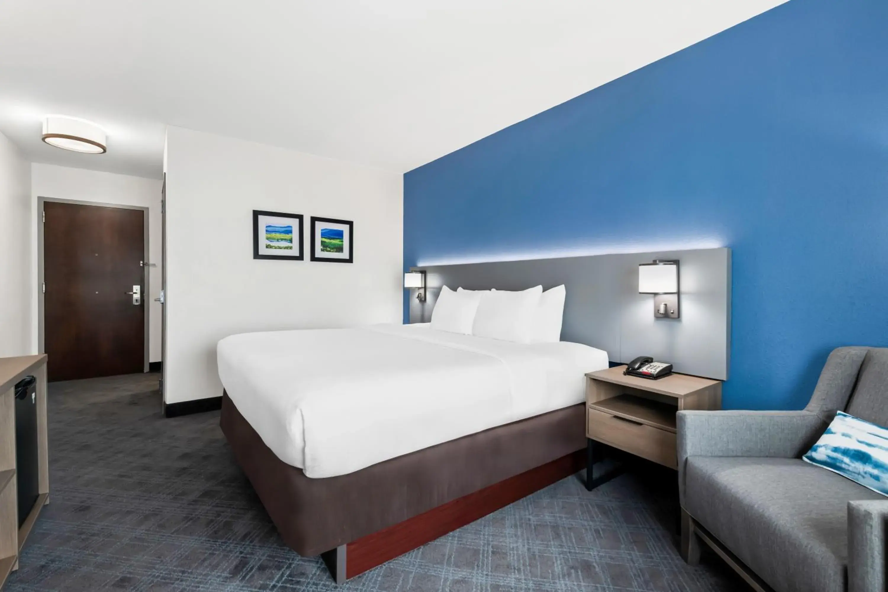 King Room - Accessible/Non-Smoking in Comfort Inn Sylva - Cullowhee King Room - Accessible/Non-Smoking in Comfort Inn Sylva - Cullowhee