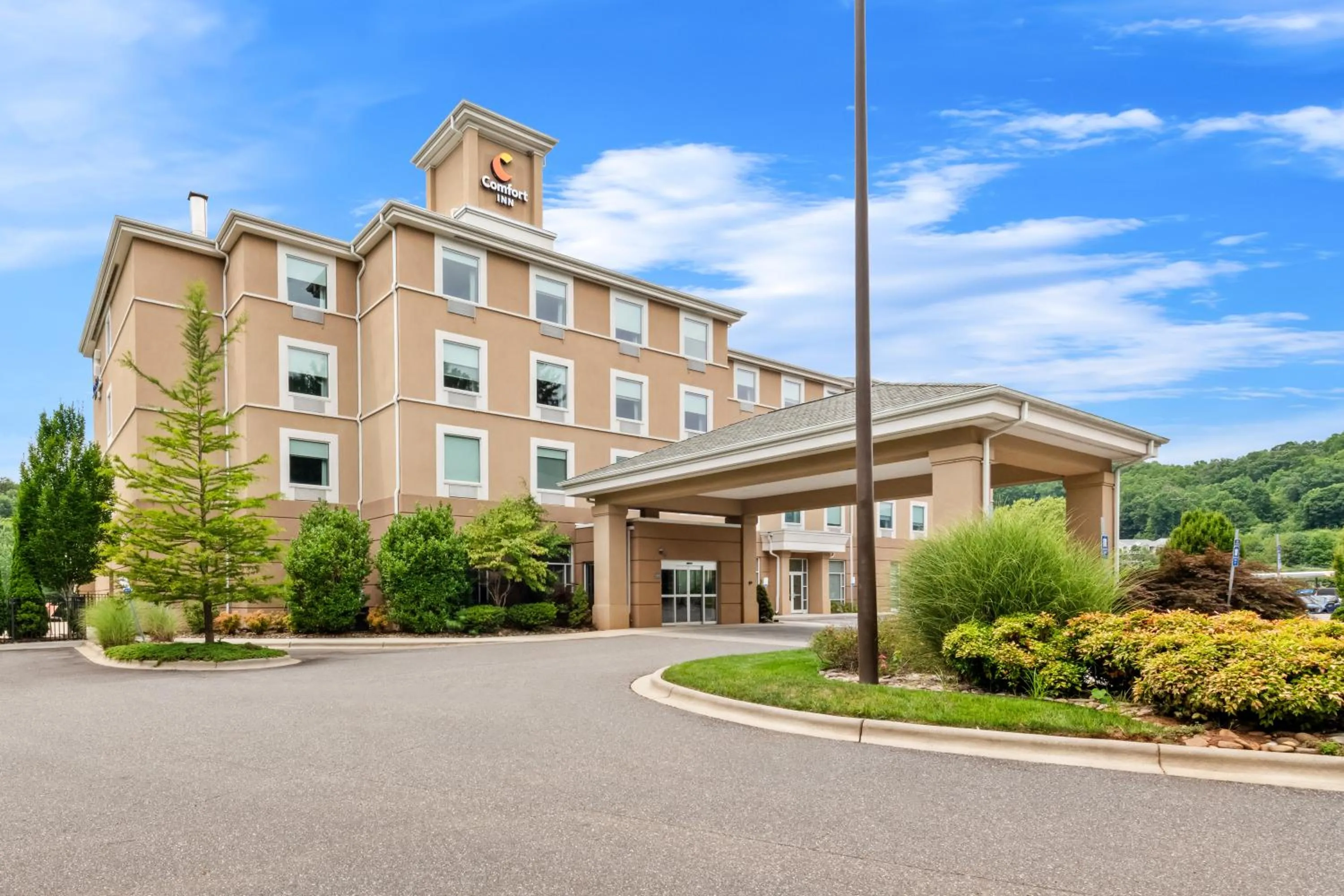 Property building in Comfort Inn Sylva - Cullowhee