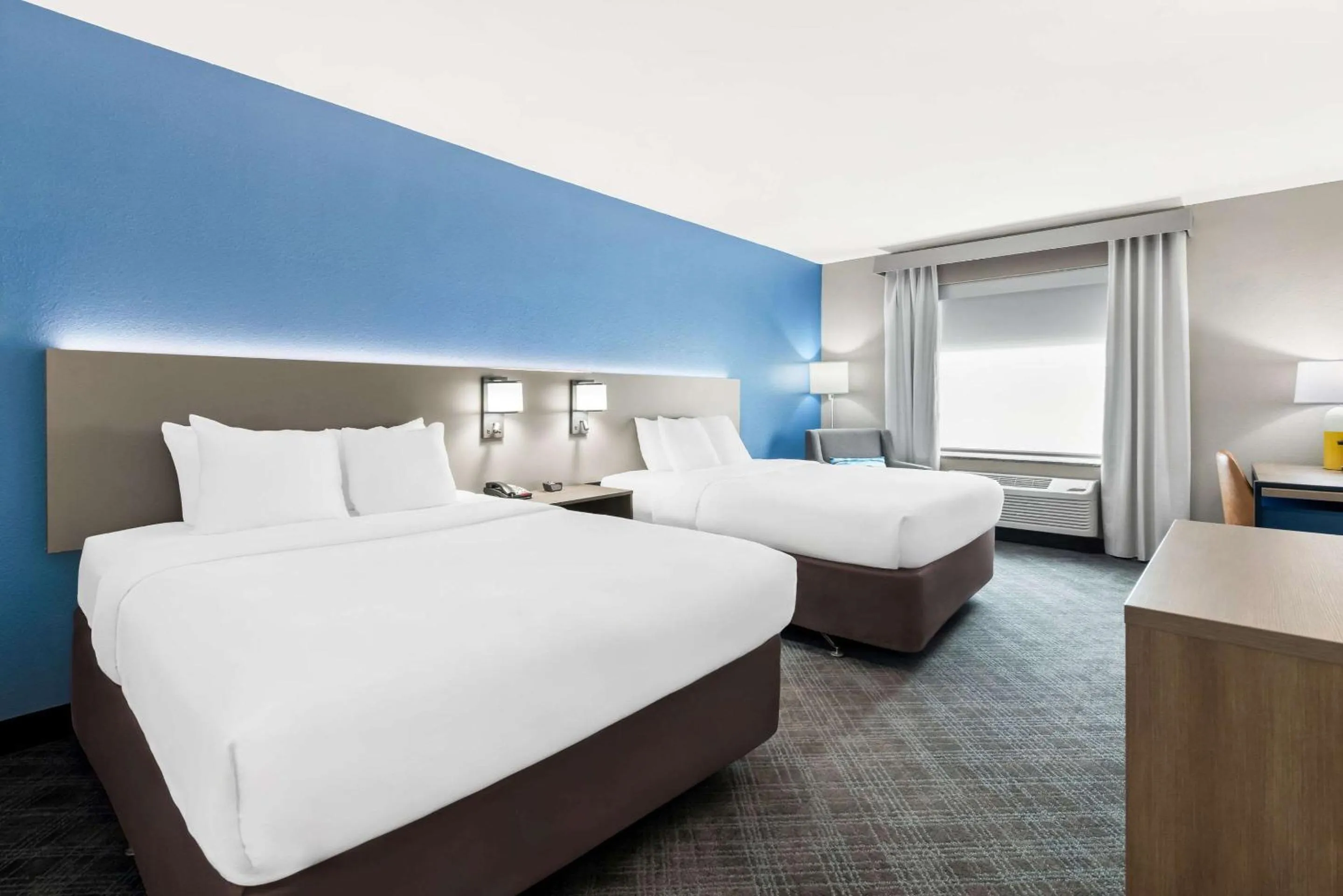 Bedroom, Bed in Comfort Inn Sylva - Cullowhee