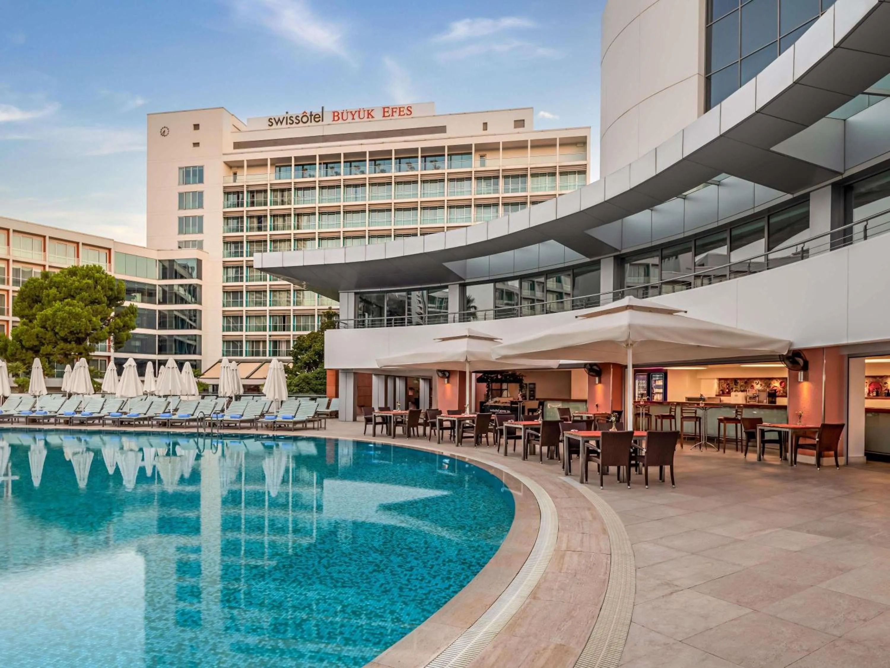 Lounge or bar in Swissotel Buyuk Efes Izmir