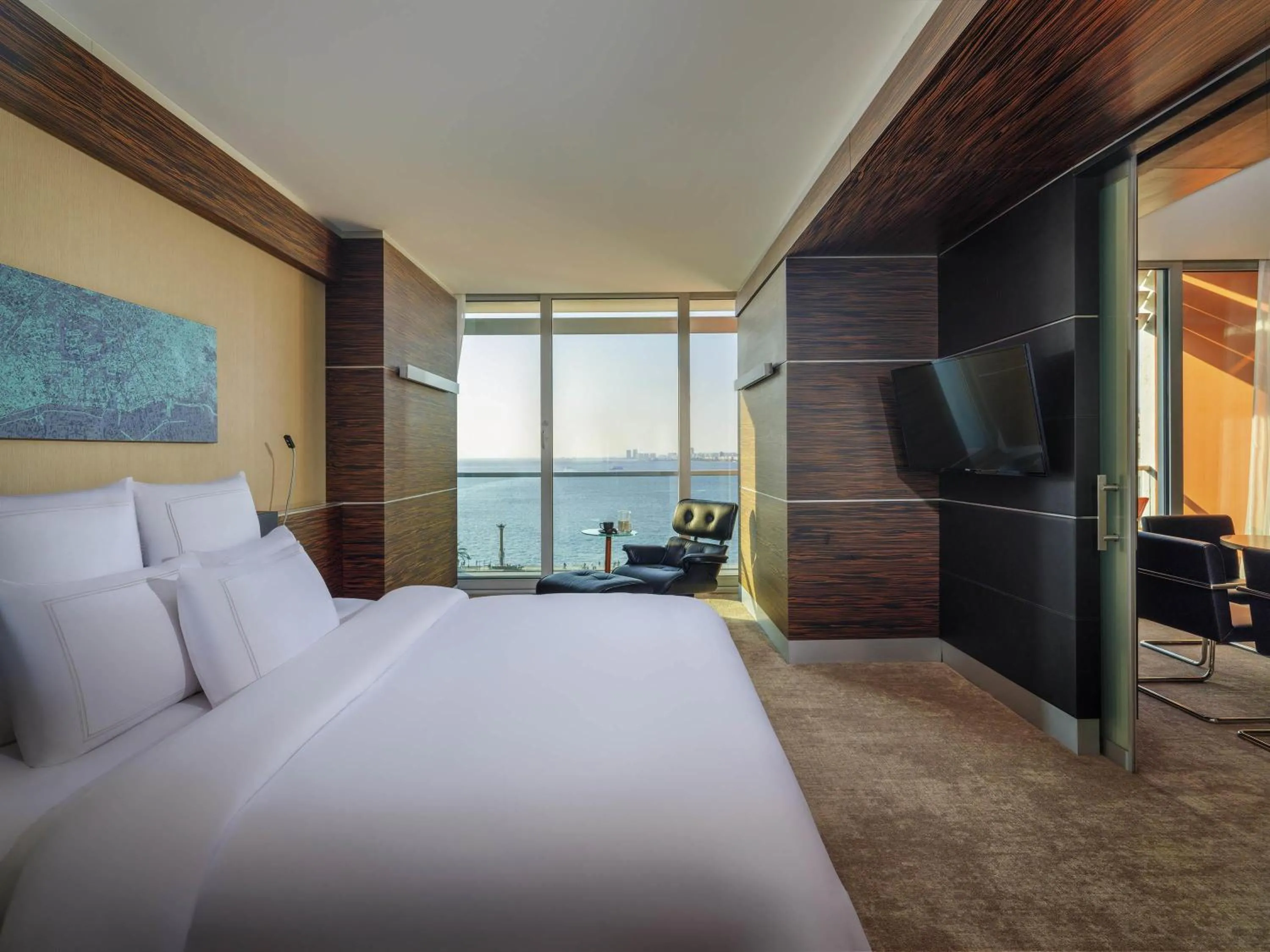 Bedroom, Bed in Swissotel Buyuk Efes Izmir