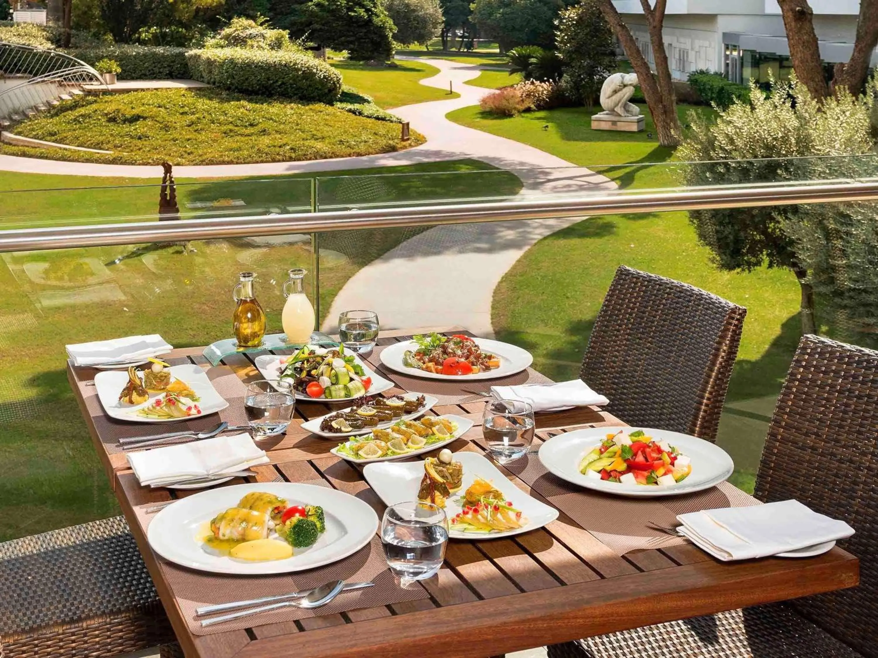 Restaurant/places to eat in Swissotel Buyuk Efes Izmir