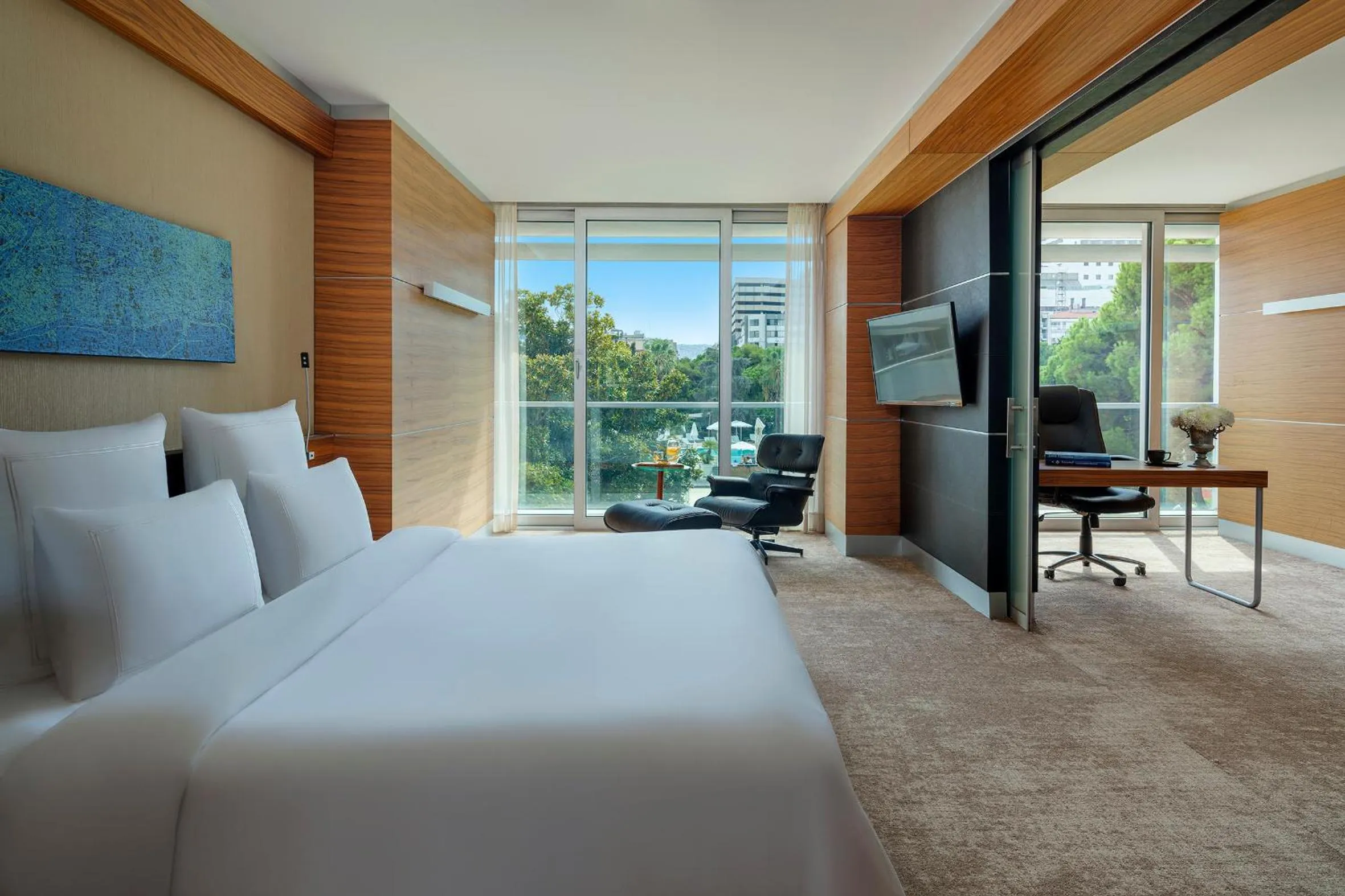 Bedroom, Bed in Swissotel Buyuk Efes Izmir