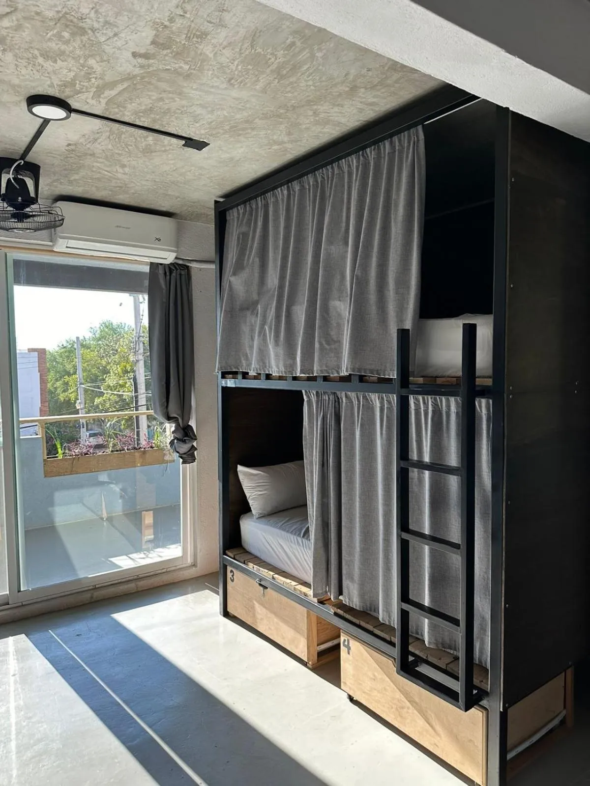 Bedroom, Bed in Straw Hat Surf Hostel & Bar