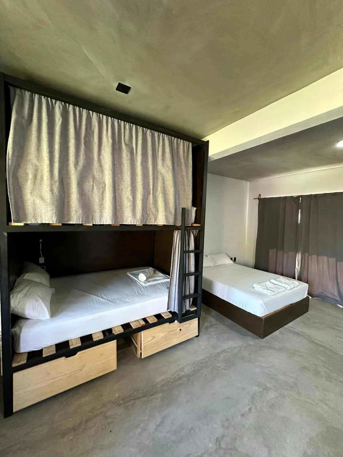 Bedroom, Bed in Straw Hat Surf Hostel & Bar