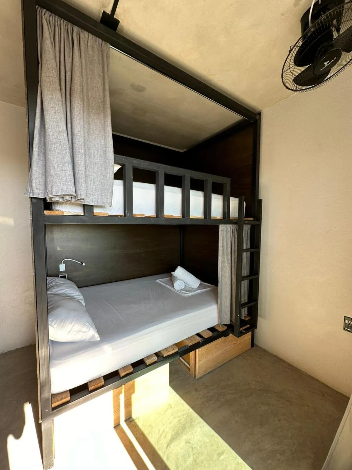 Bedroom, Bed in Straw Hat Surf Hostel & Bar