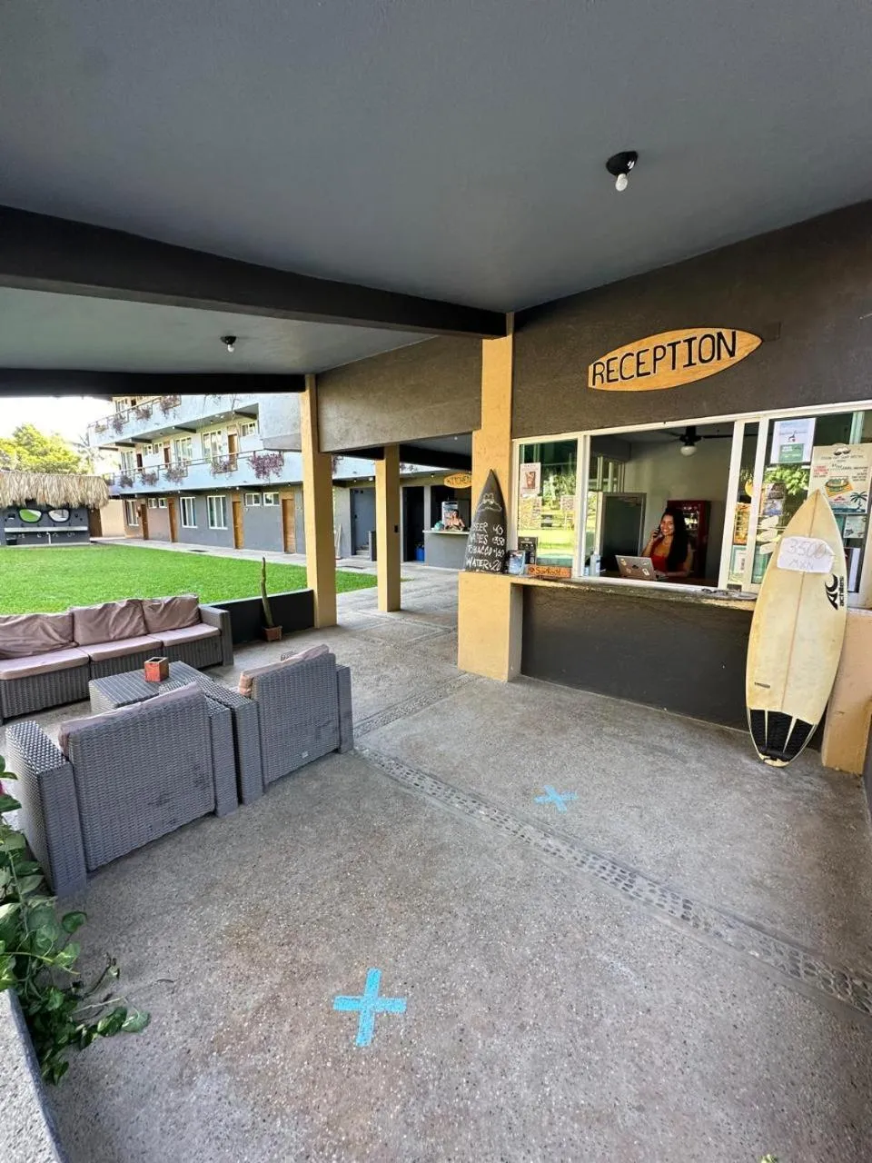 Property building in Straw Hat Surf Hostel & Bar