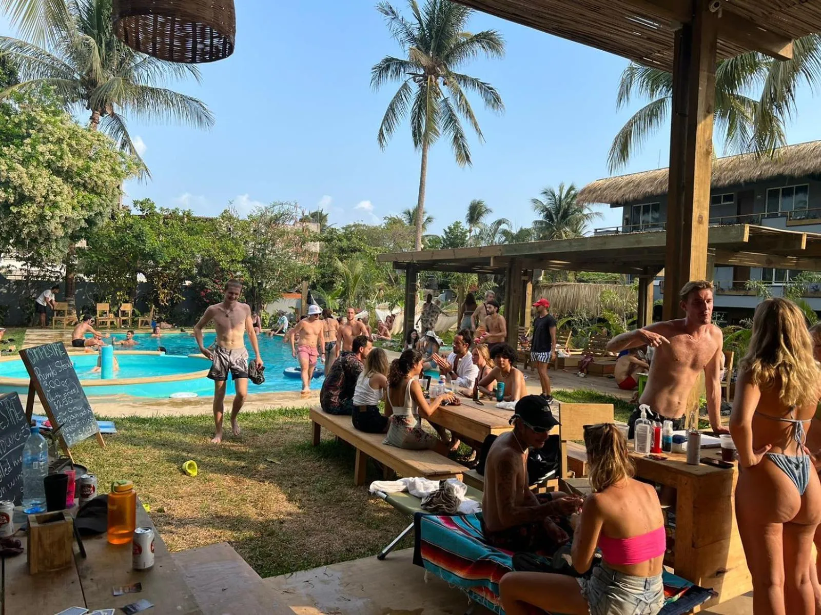 Swimming pool in Straw Hat Surf Hostel & Bar