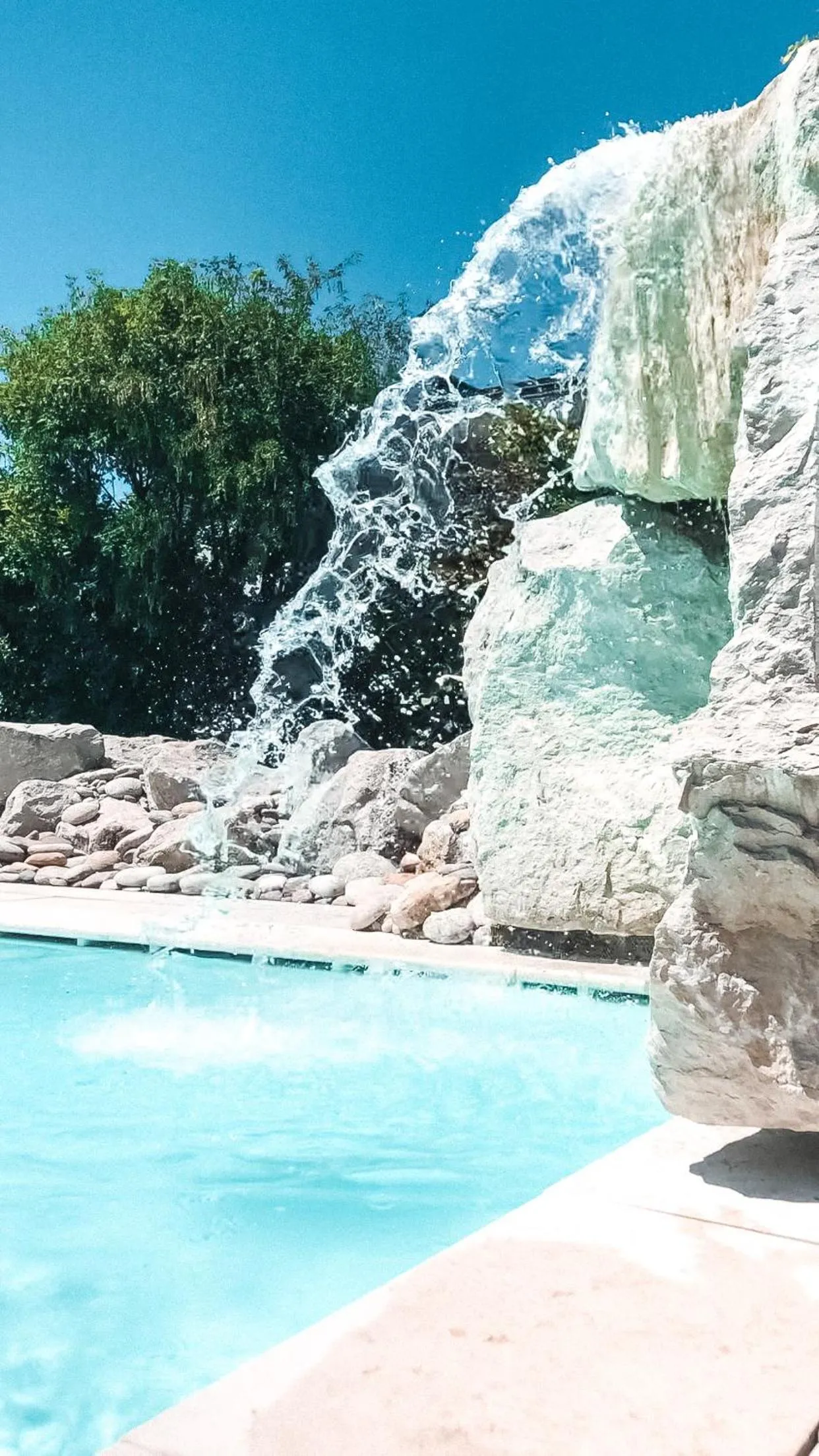 Swimming pool in Bellavista Relax Hotel