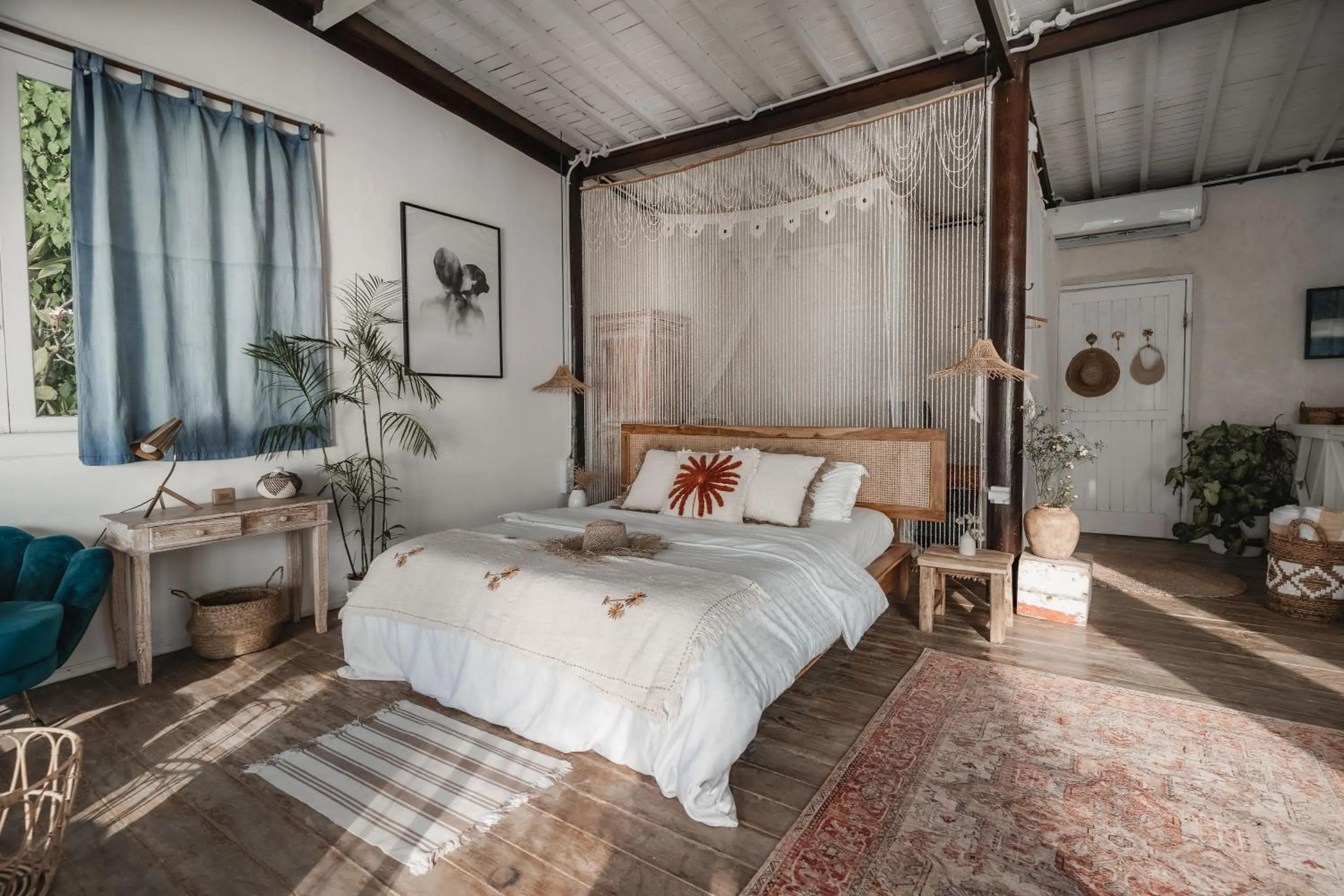 Bed in Villa Deeksha