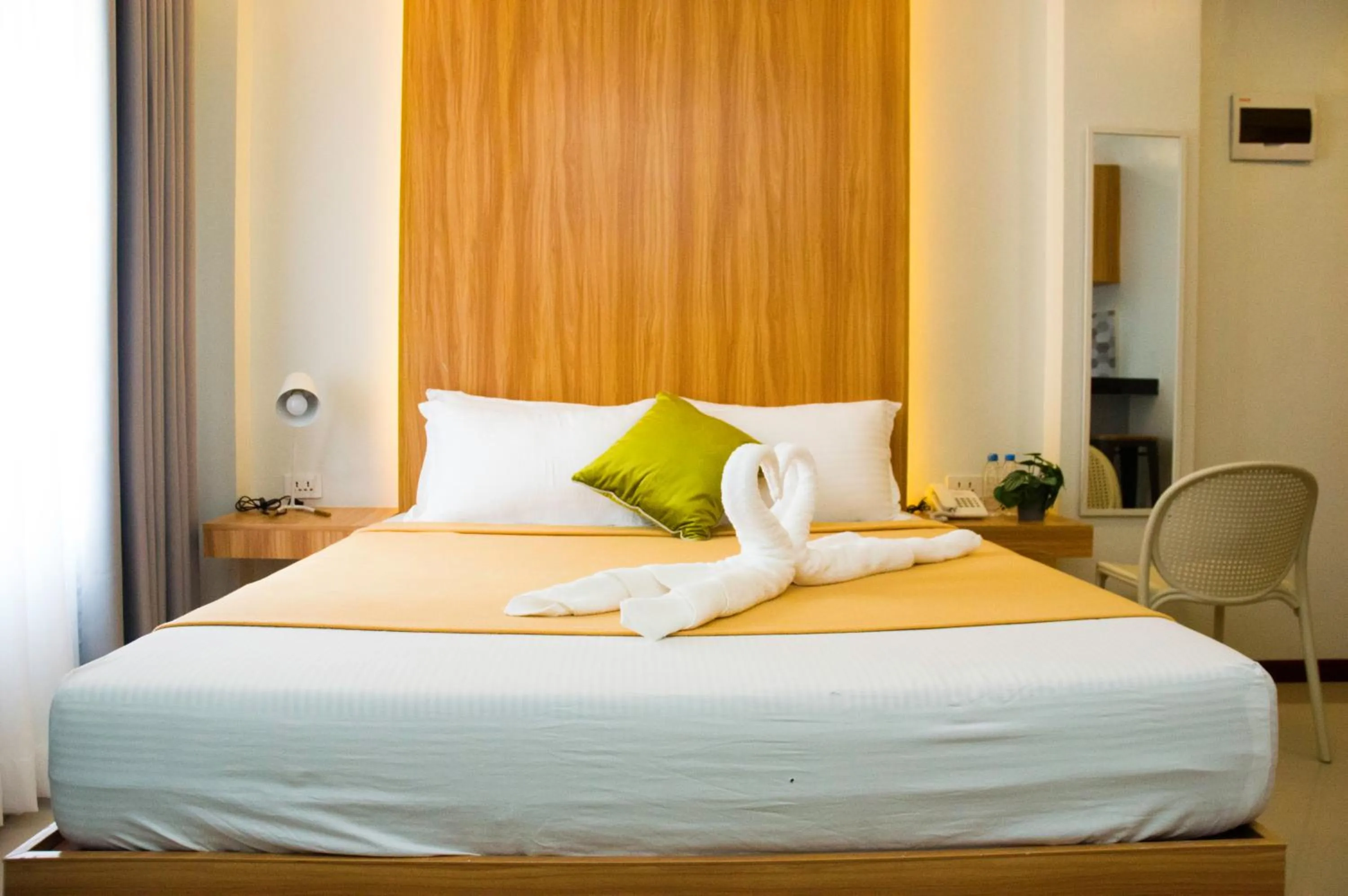 Bed in ELTI SUITES By Bluebookers