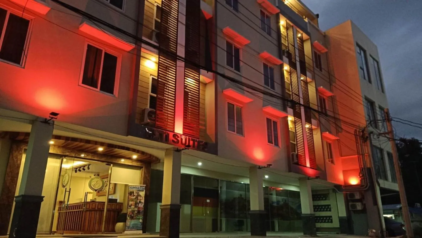 Night in ELTI SUITES By Bluebookers