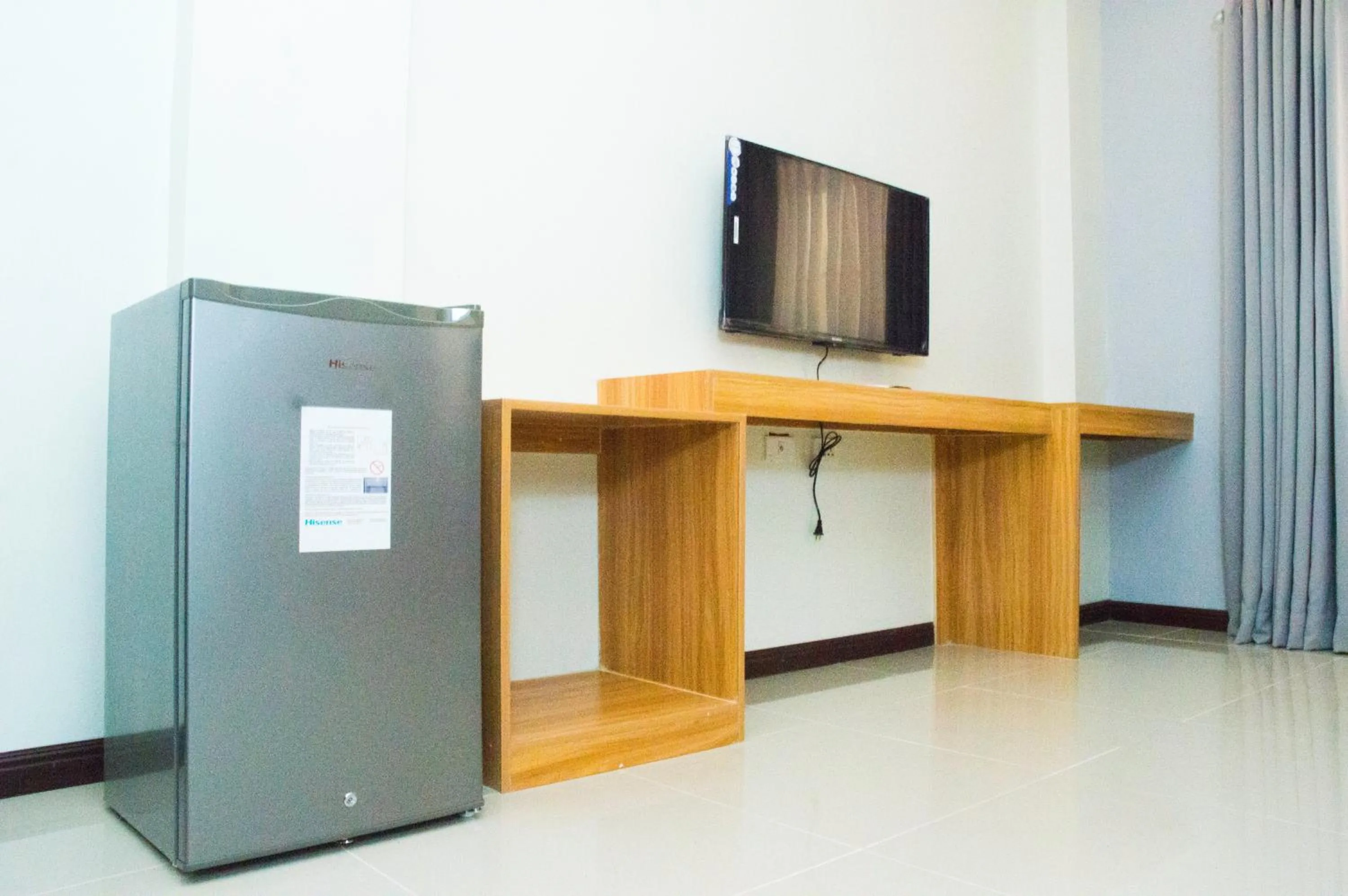 TV and multimedia in ELTI SUITES By Bluebookers