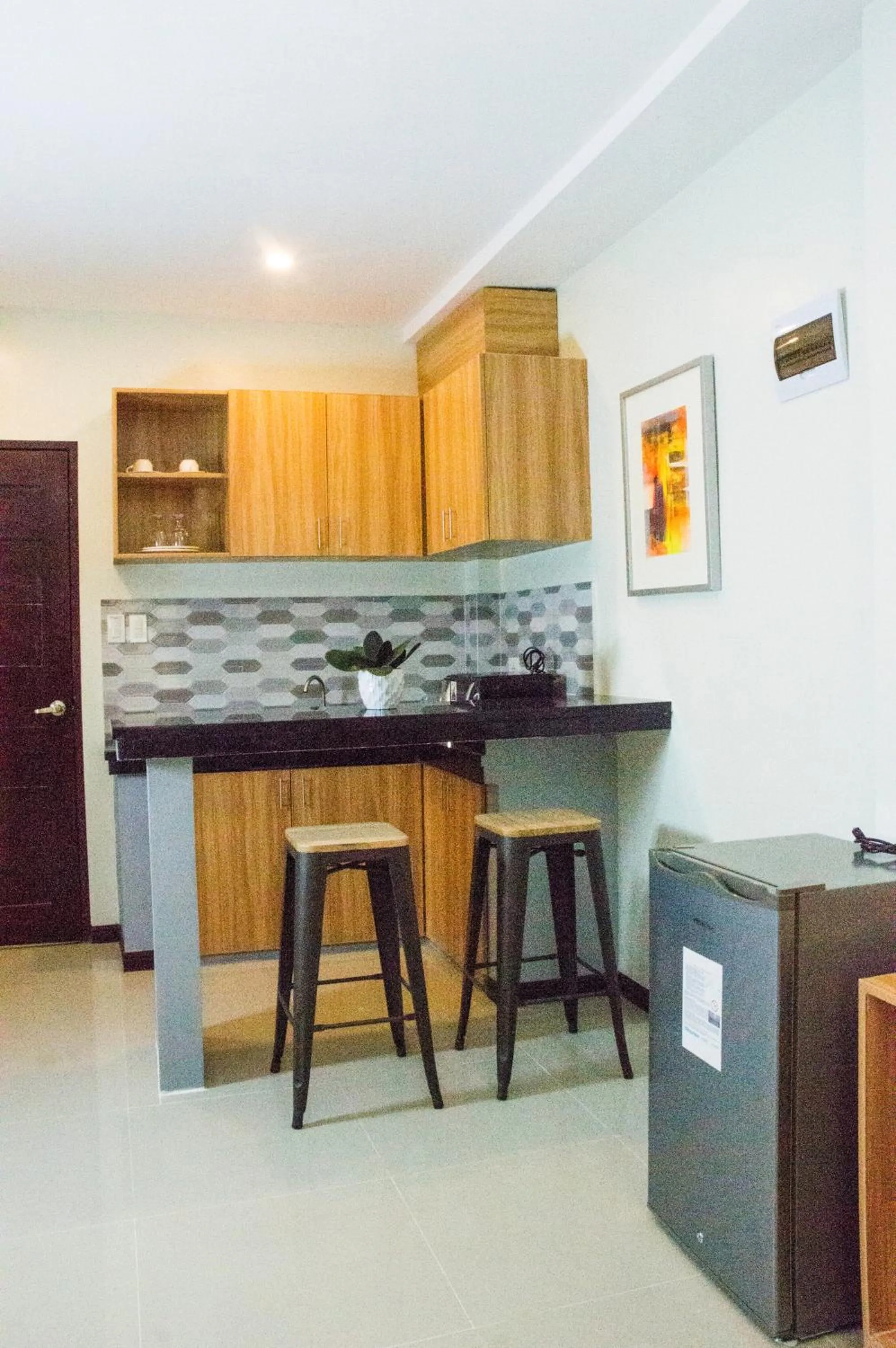 Coffee/tea facilities in ELTI SUITES By Bluebookers