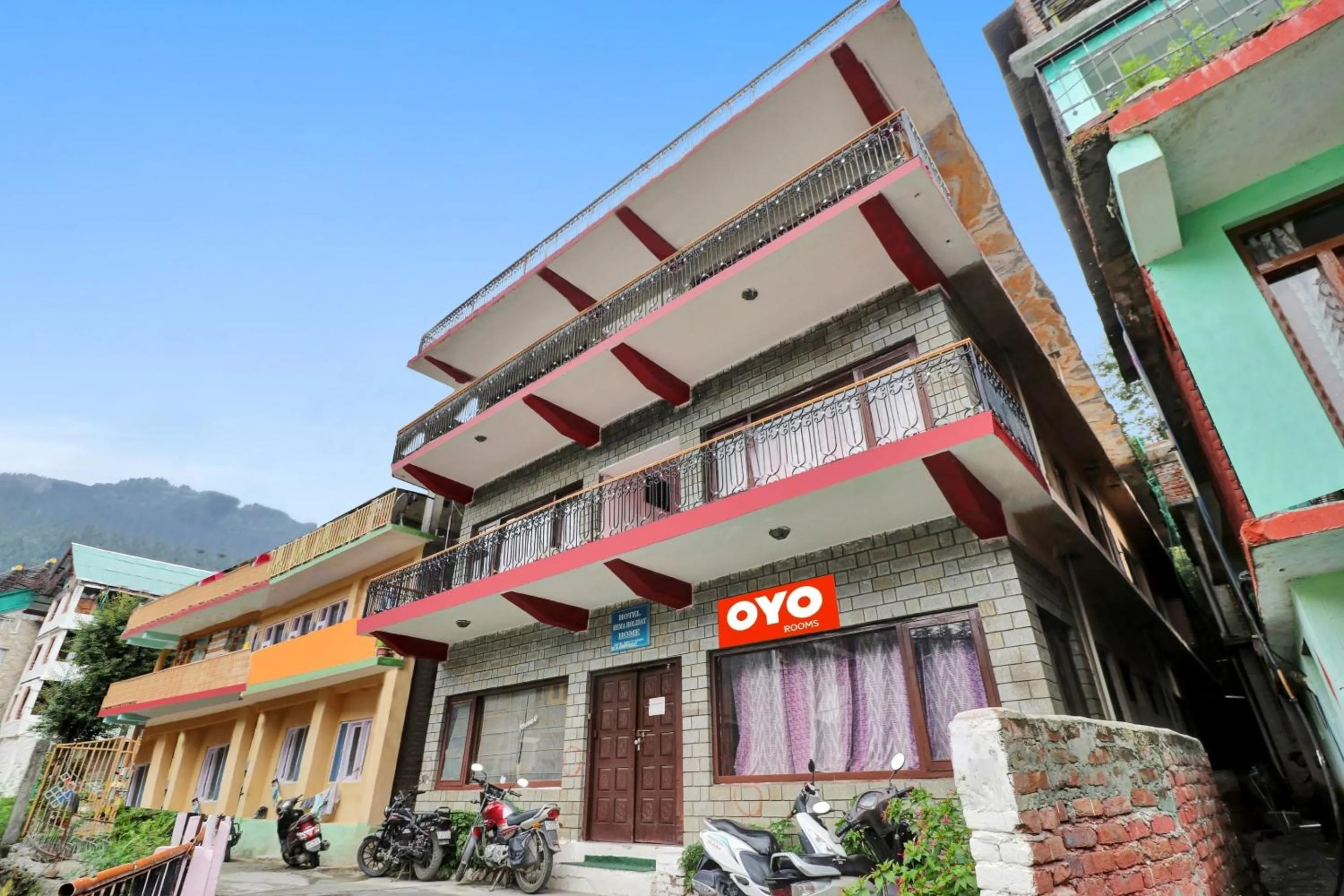 Facade/entrance in Hotel O Hema Holiday Home