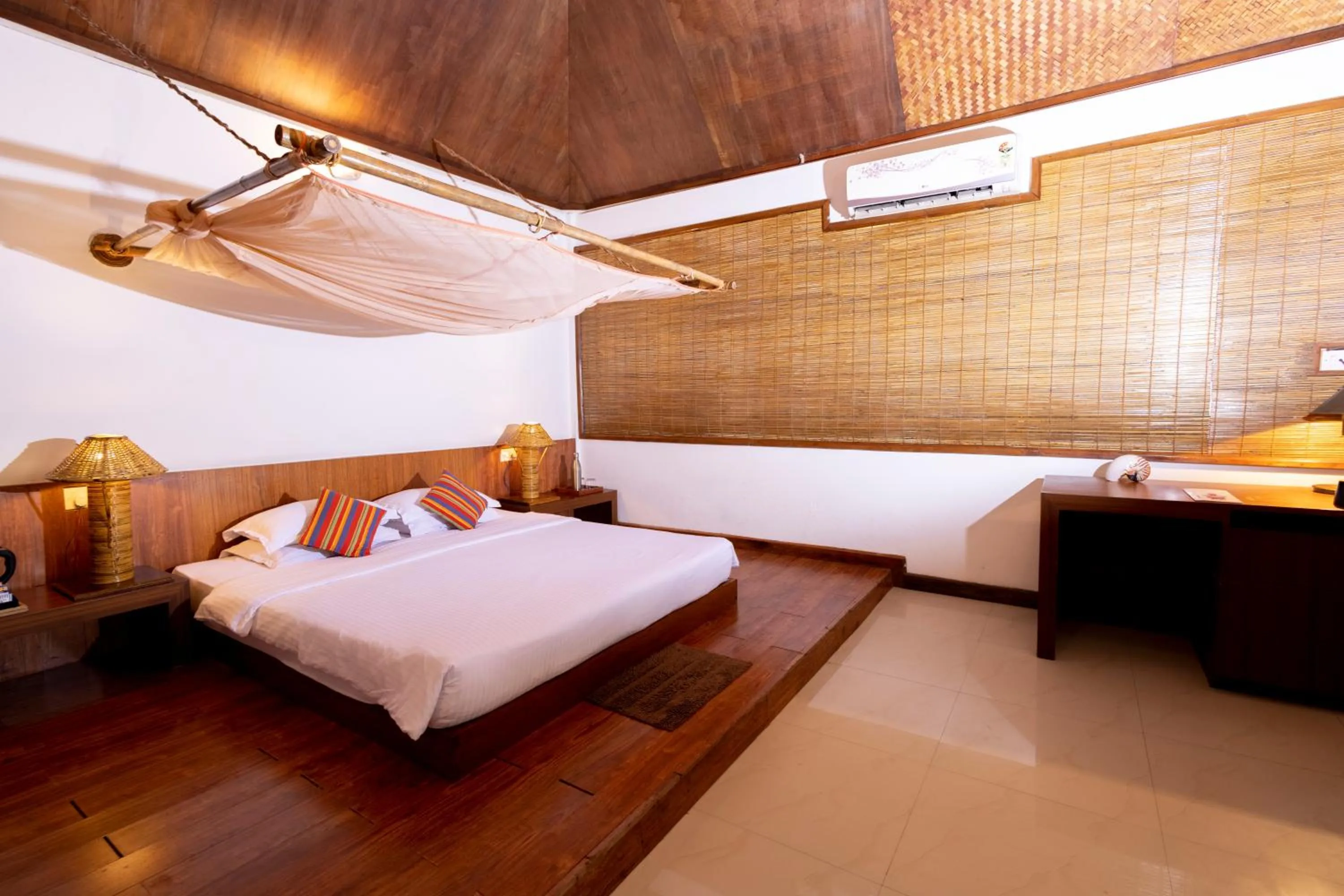 Bedroom, Bed in Wild Orchid