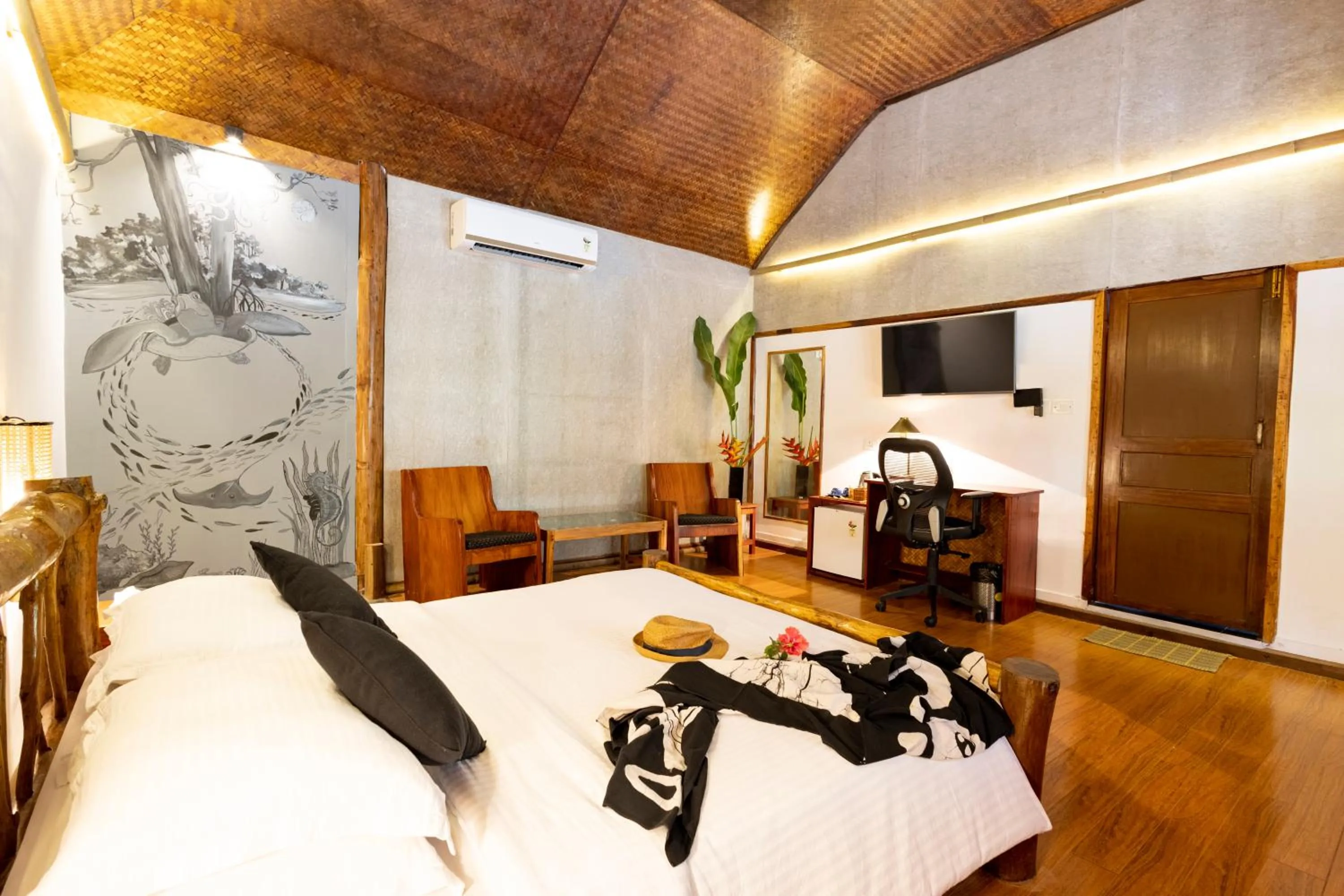 Photo of the whole room, Bed in Wild Orchid