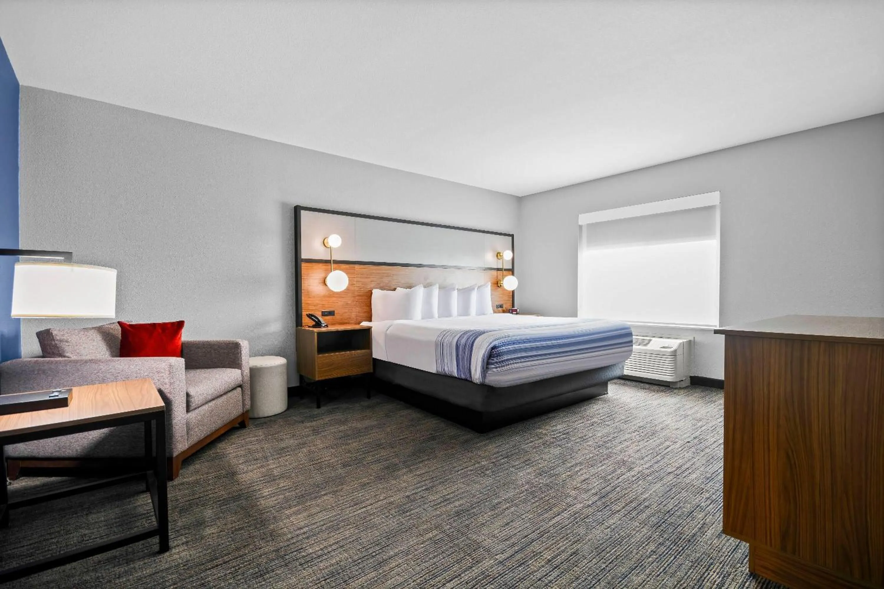 Photo of the whole room, Bed in AmericInn by Wyndham International Falls