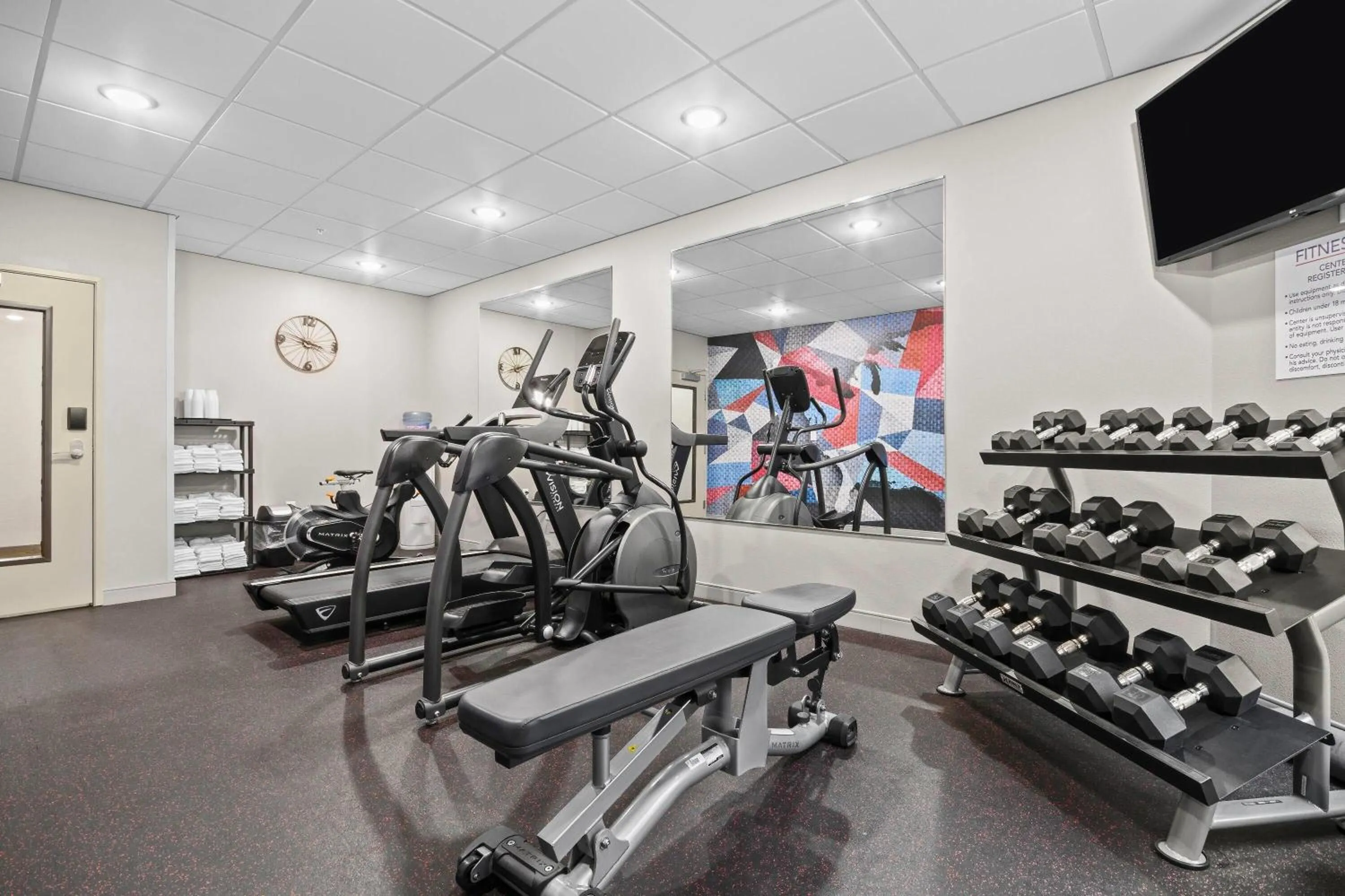 Fitness centre/facilities in AmericInn by Wyndham International Falls