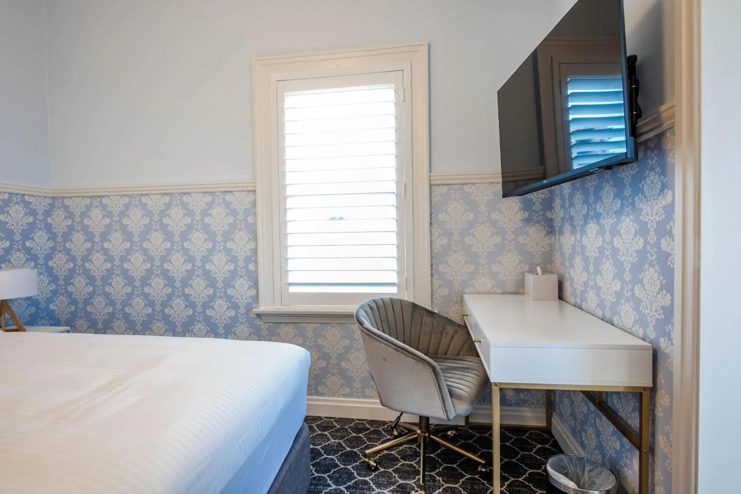 Bedroom, Bed in Bankstown Hotel