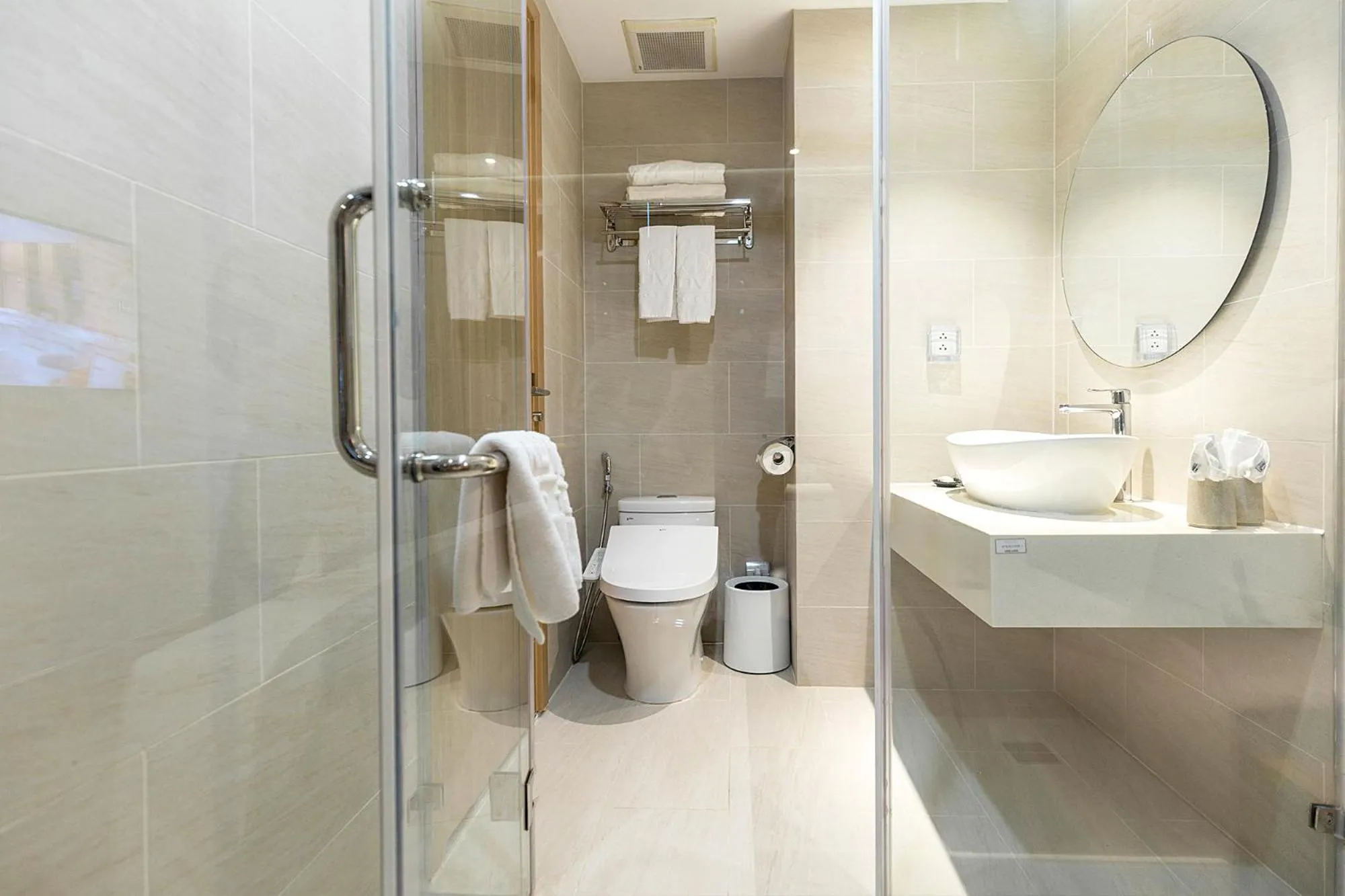 Bathroom in KOVIE HOTEL