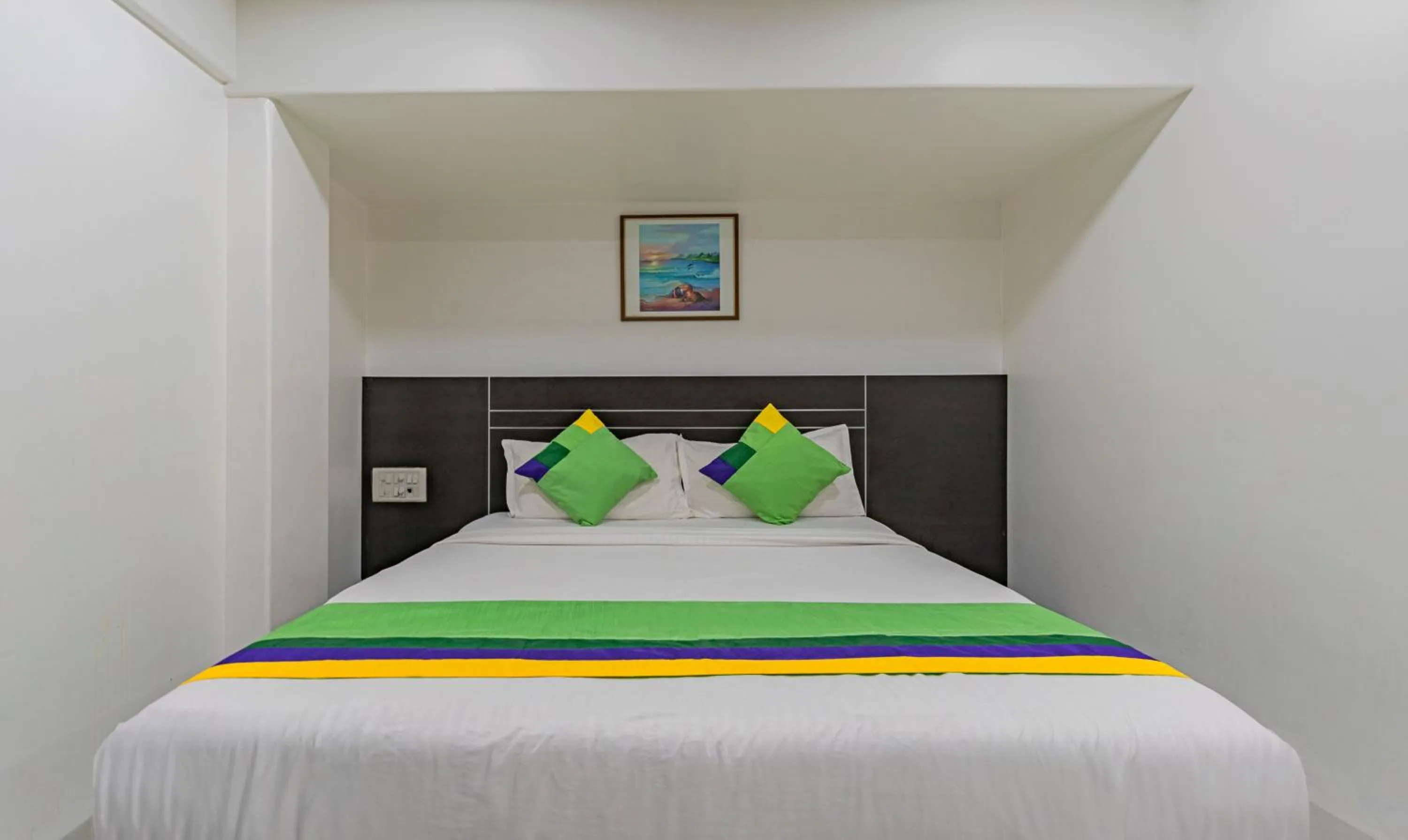 Bedroom, Bed in Treebo Atithi Inn Malad